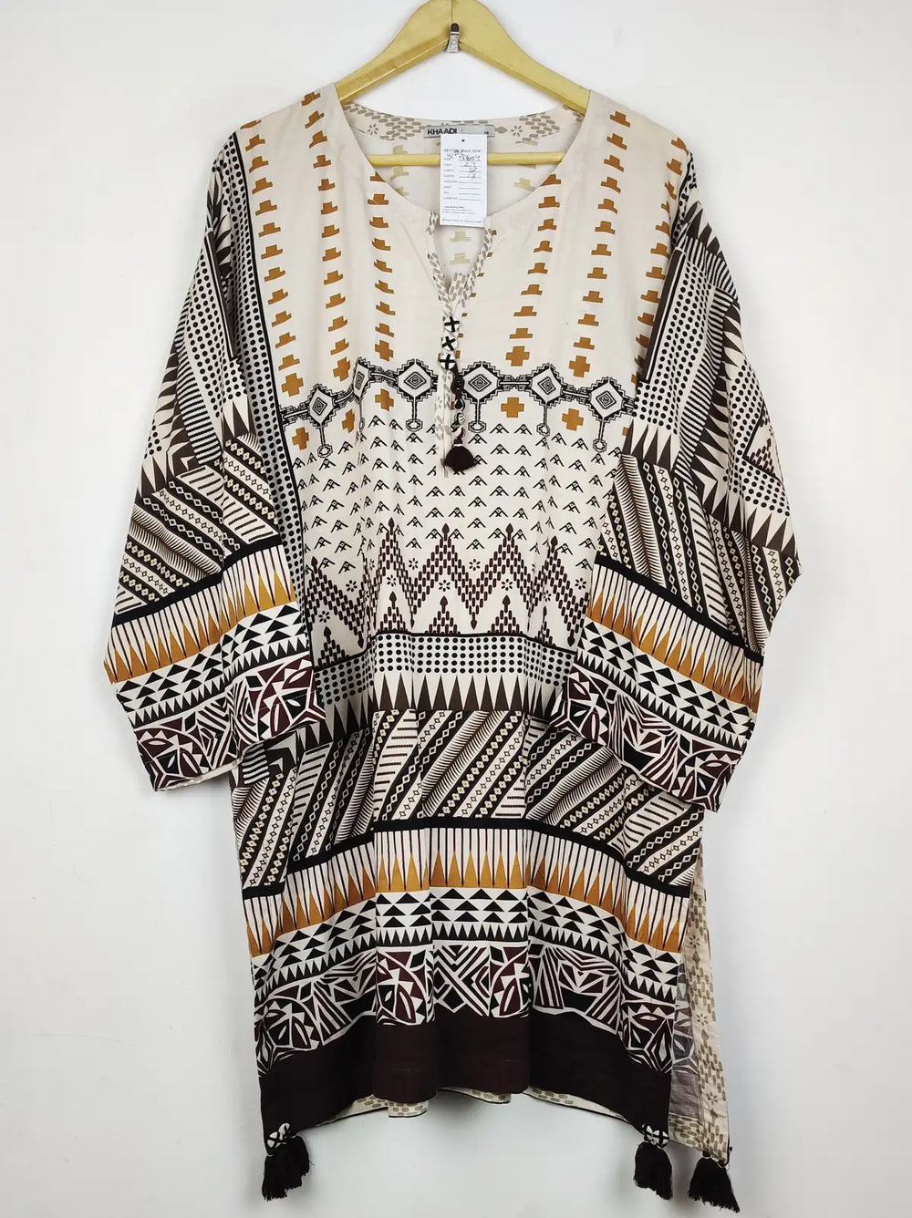 Buy online pre-used pre-loved 100% authentic & Original branded Khaadi (WBK-2604) available in Pakistan. Top international brands avilable.