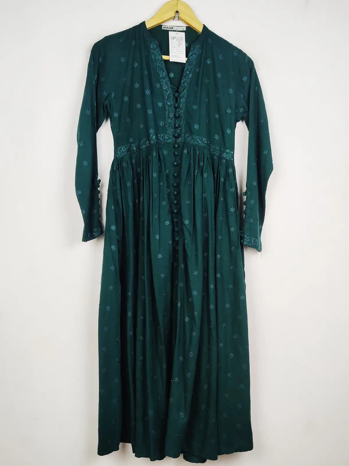 Buy online pre-used pre-loved 100% authentic & Original branded Khaadi (WBK-2608) available in Pakistan. Top international brands avilable.