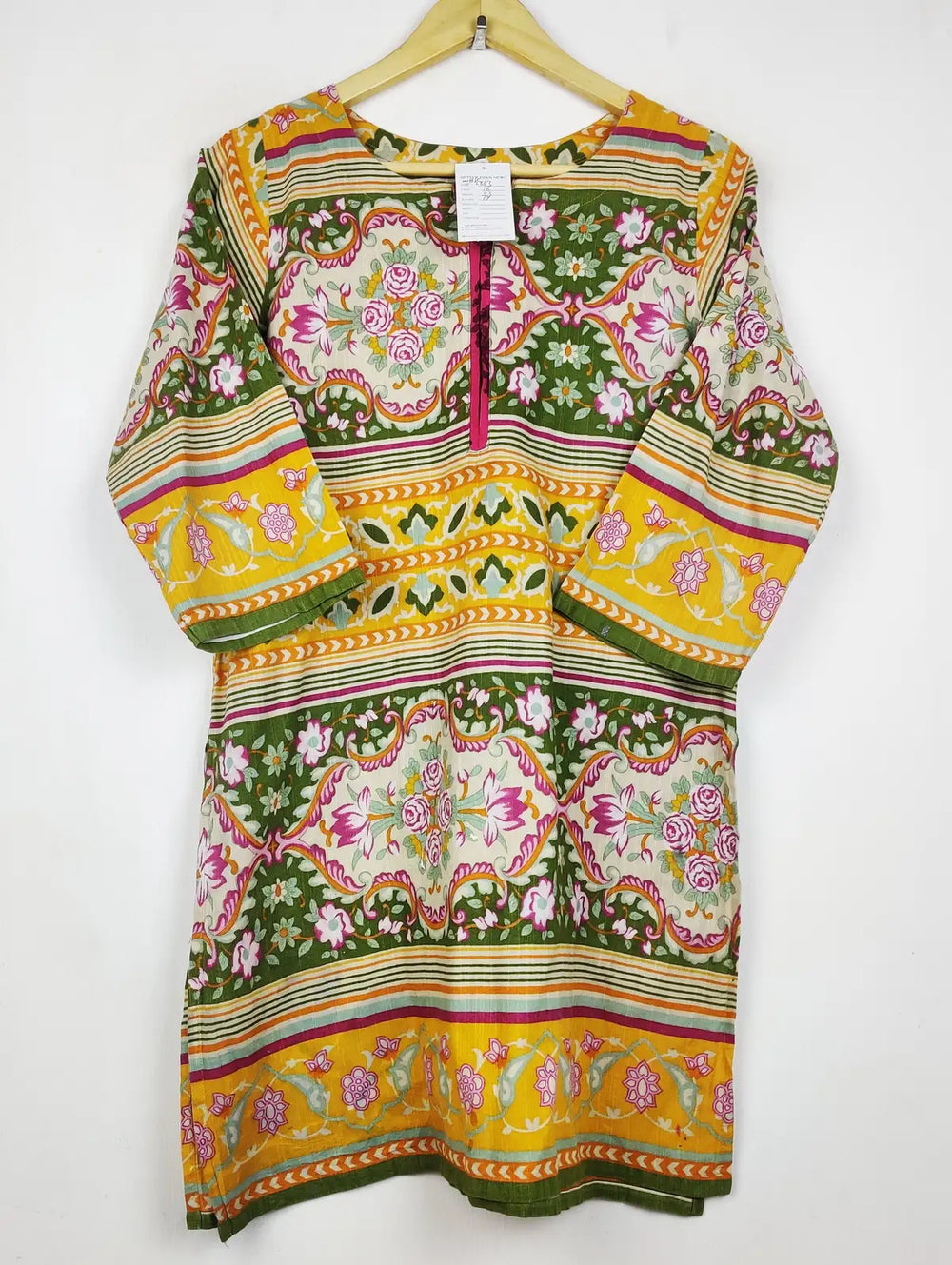 Buy online pre-used pre-loved 100% authentic & Original branded Unknown Brand (WBK-2613) available in Pakistan. Top international brands avilable.