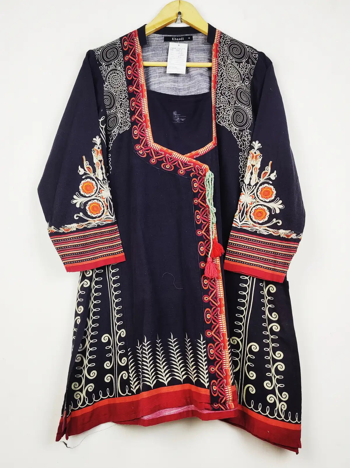 Buy online pre-used pre-loved 100% authentic & Original branded Khaadi (WBK-2623) available in Pakistan. Top international brands avilable.
