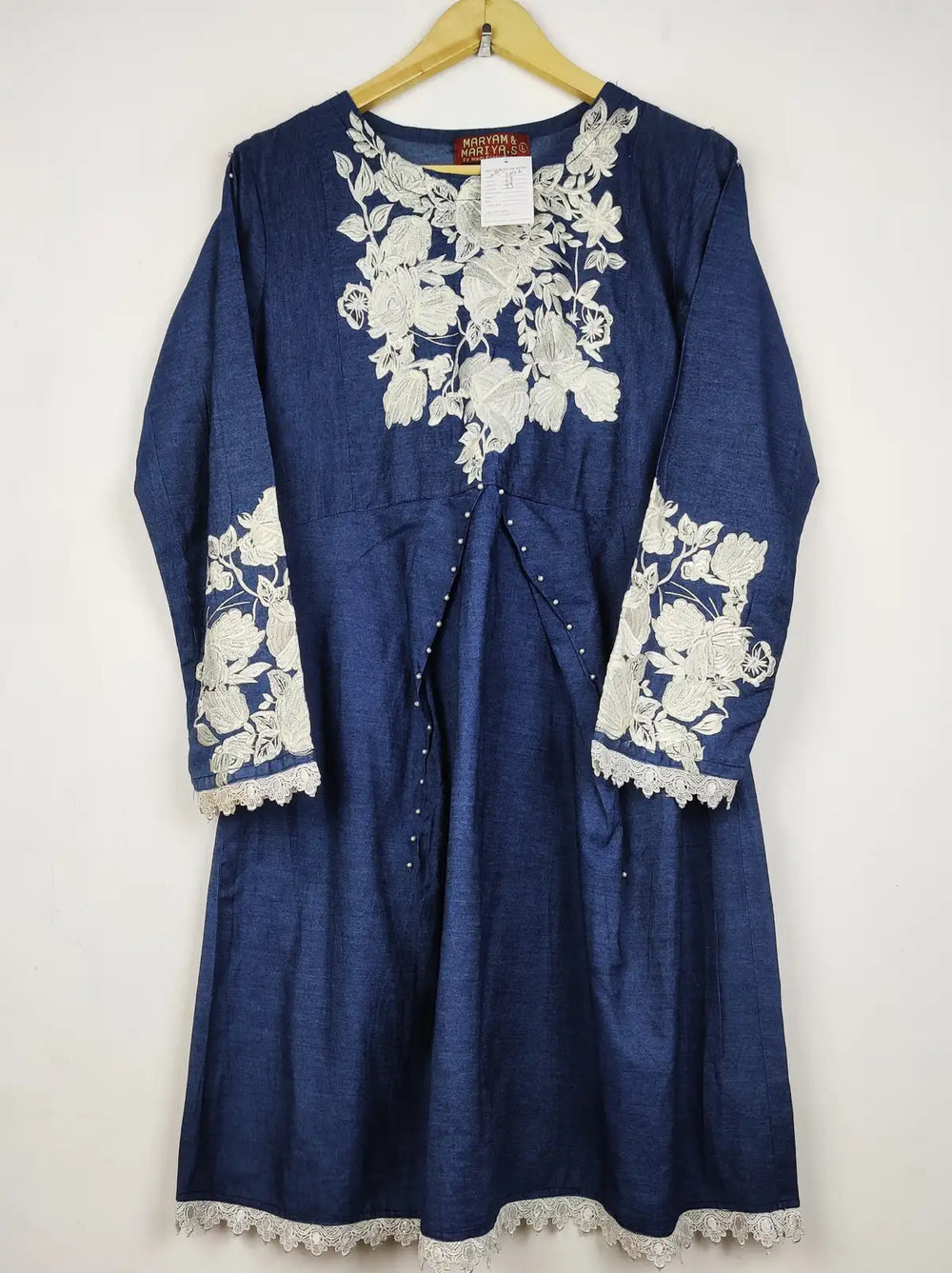 Buy online pre-used pre-loved 100% authentic & Original branded Mariam & Maria (WBK-2626) available in Pakistan. Top international brands avilable.