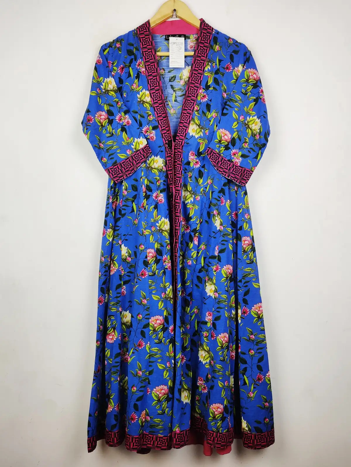 Buy online pre-used pre-loved 100% authentic & Original branded Lalazar (WBK-2642) available in Pakistan. Top international brands avilable.