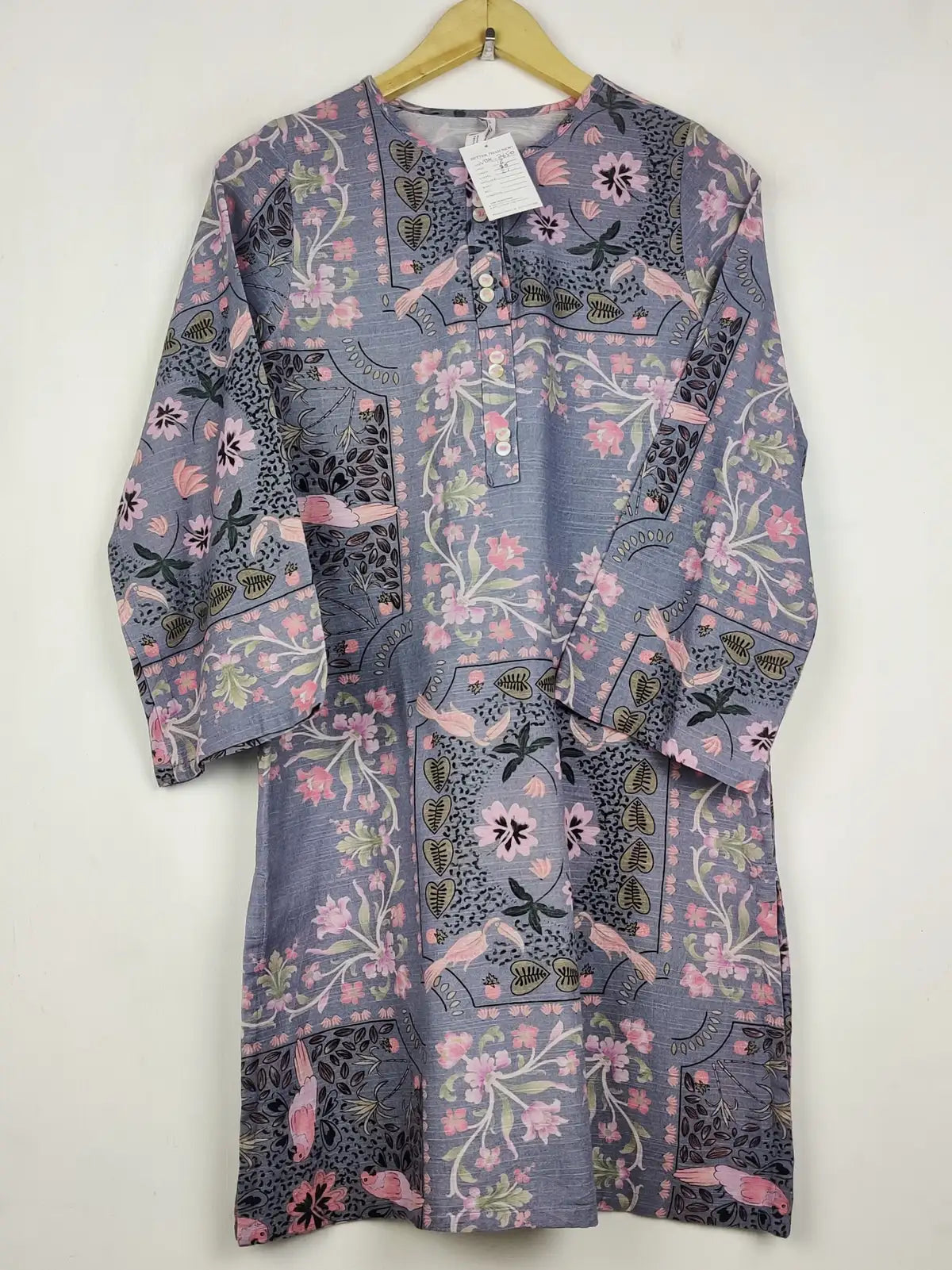 Buy online pre-used pre-loved 100% authentic & Original branded Ethnic (WBK-2650) available in Pakistan. Top international brands avilable.