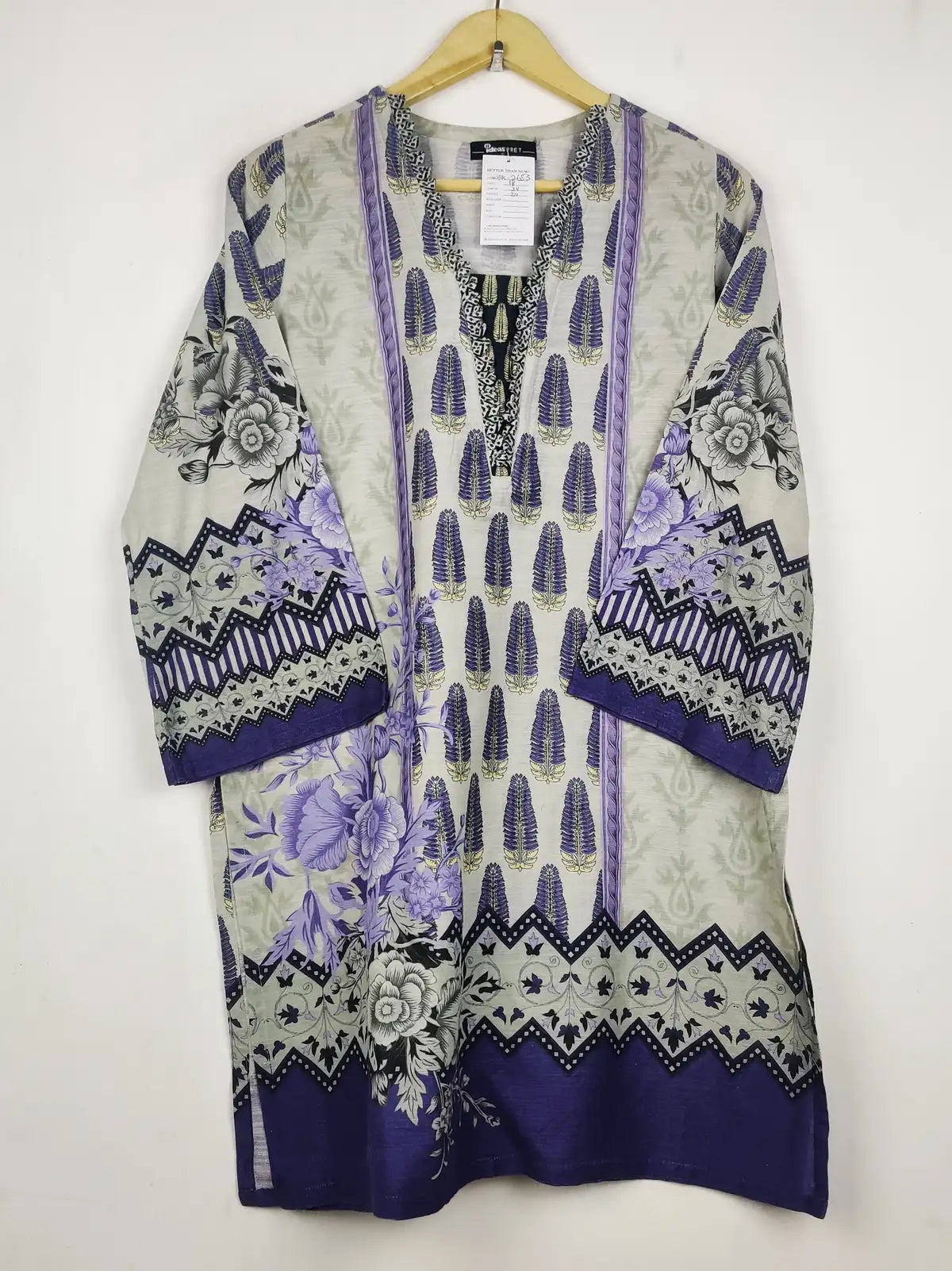 Buy online pre-used pre-loved 100% authentic & Original branded Ideas (WBK-2653) available in Pakistan. Top international brands avilable.