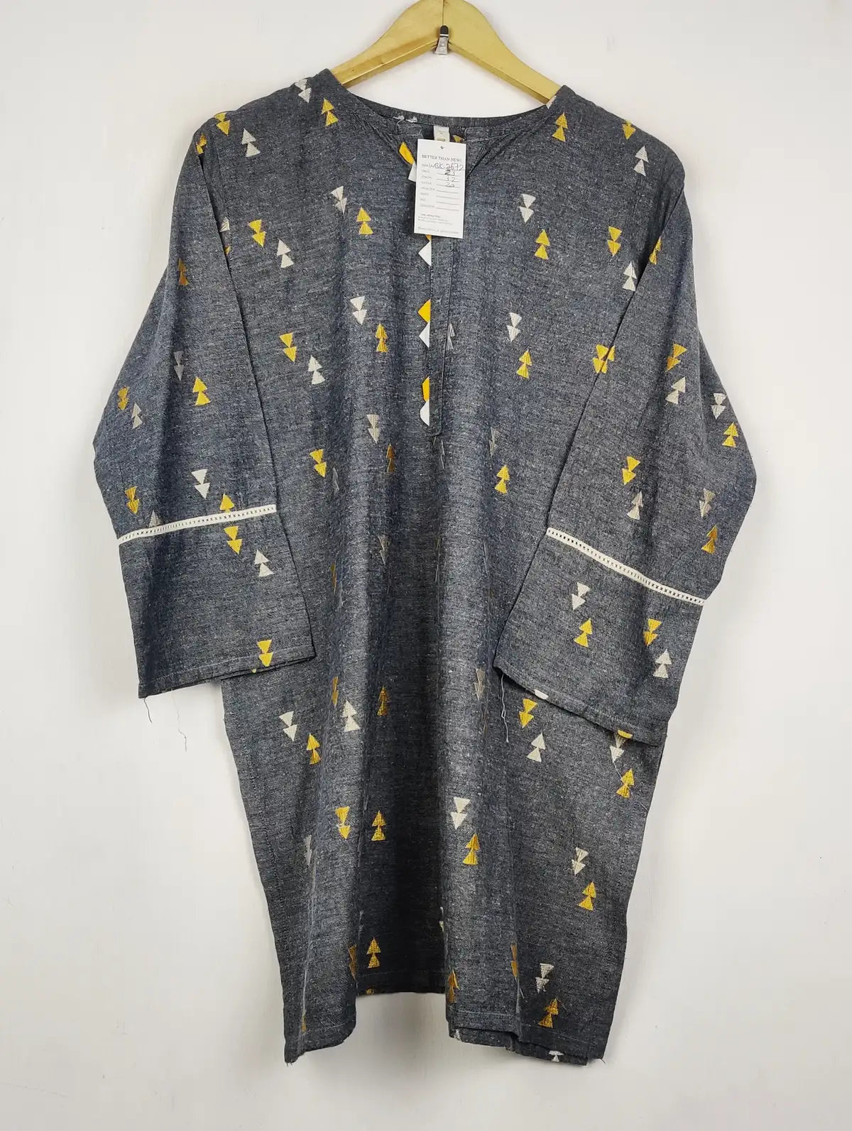 Buy online pre-used pre-loved 100% authentic & Original branded Motif (WBK-2672) available in Pakistan. Top international brands avilable.