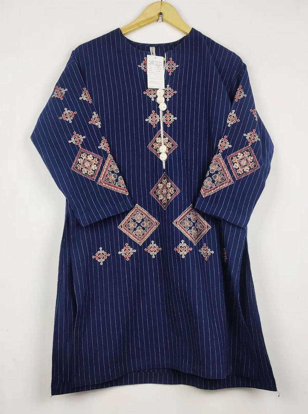 Buy online pre-used pre-loved 100% authentic & Original branded Ethnic (WBK-2673) available in Pakistan. Top international brands avilable.