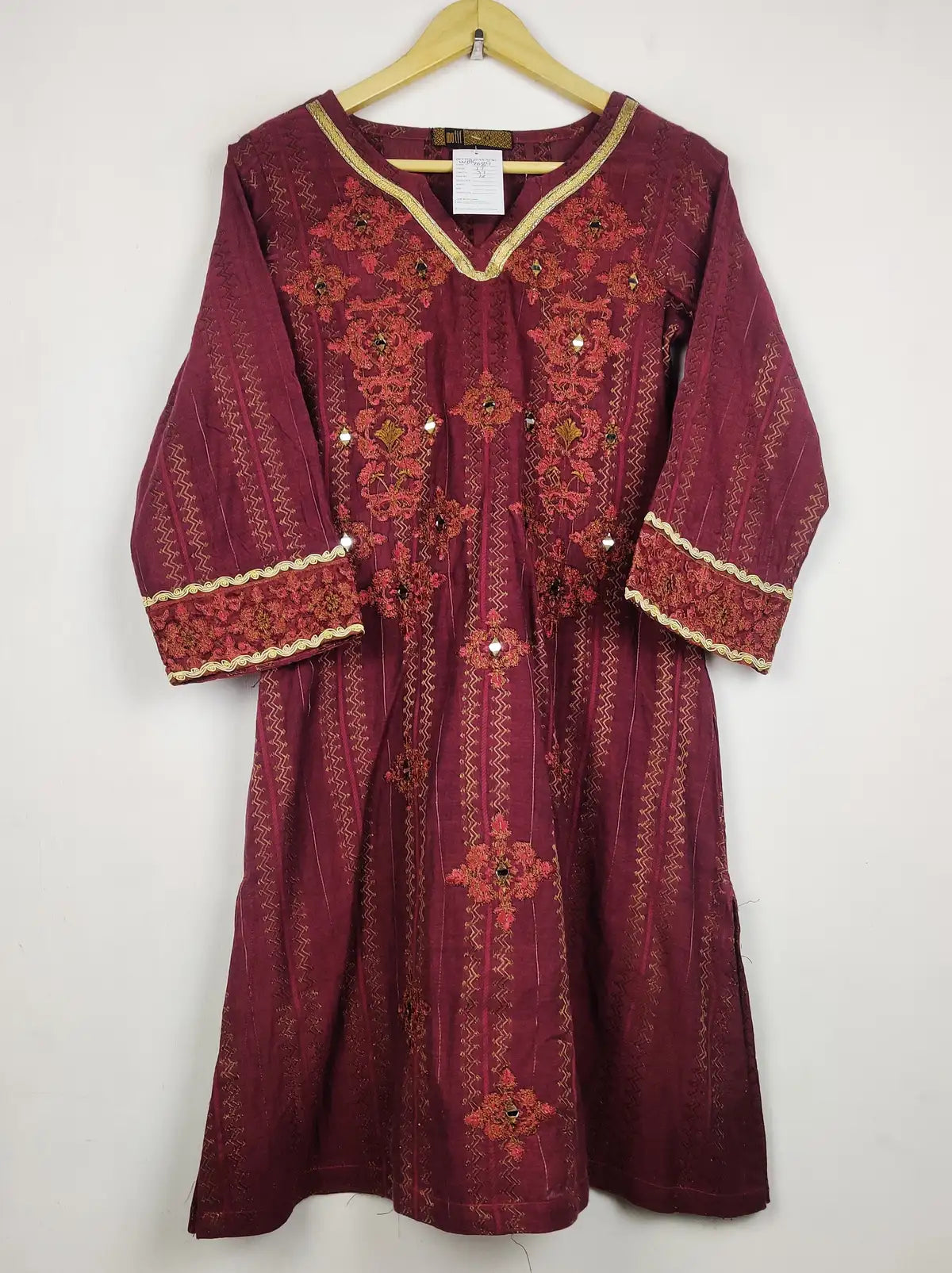 Buy online pre-used pre-loved 100% authentic & Original branded Motif (WBK-2689) available in Pakistan. Top international brands avilable.