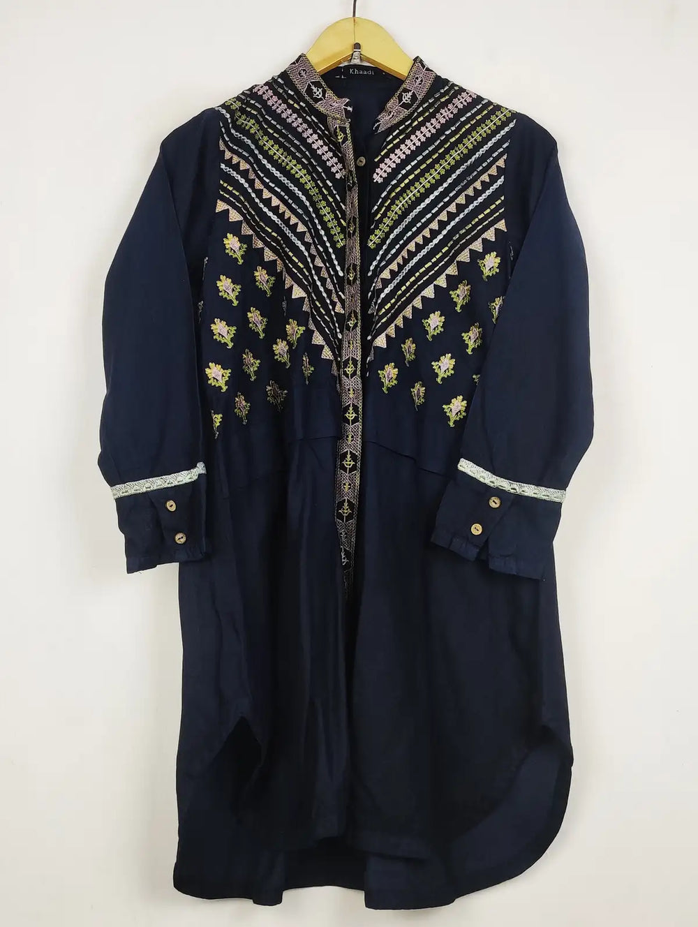 Buy online pre-used pre-loved 100% authentic & Original branded Khaadi (WBK-2692) available in Pakistan. Top international brands avilable.