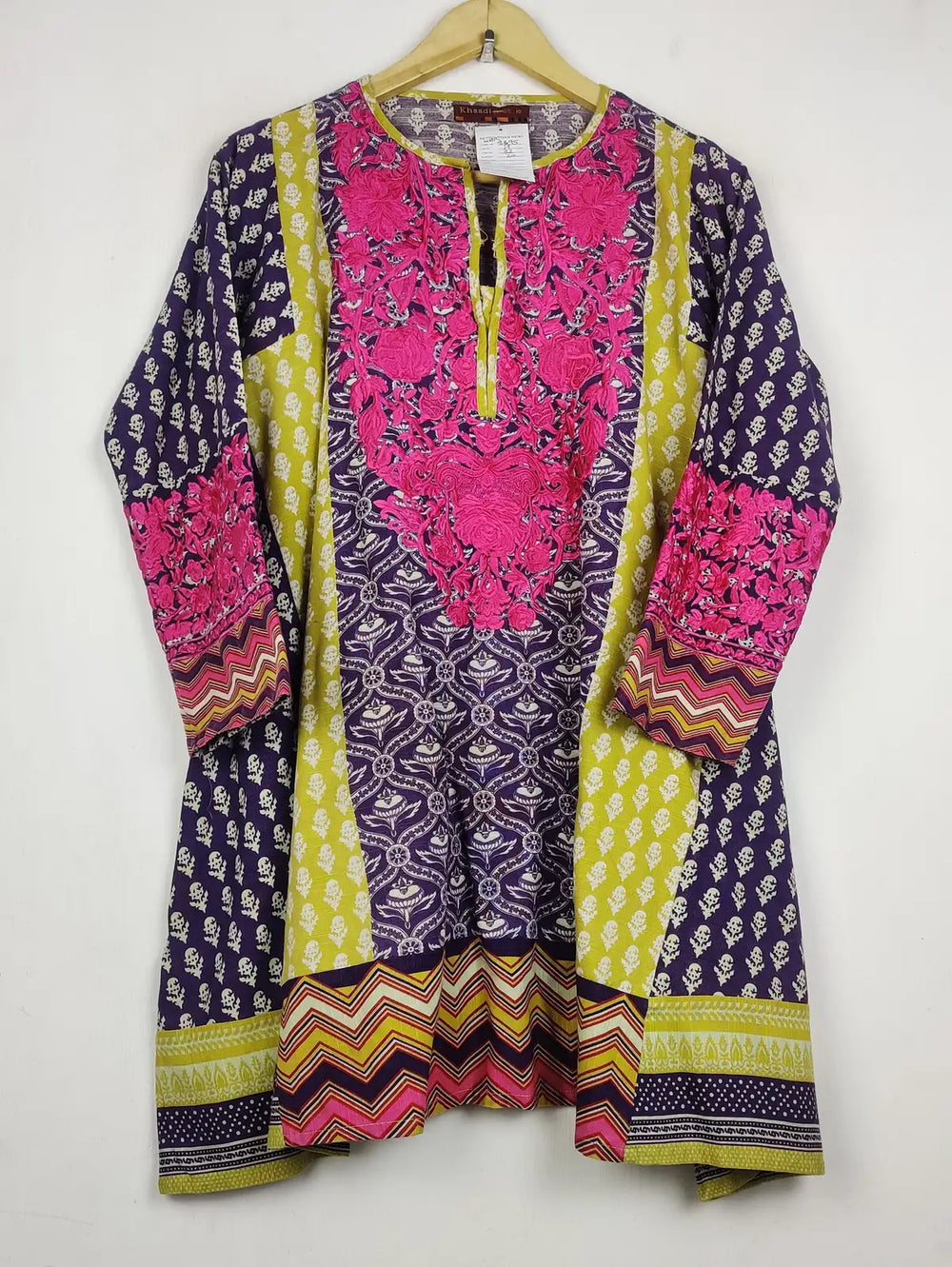 Buy online pre-used pre-loved 100% authentic & Original branded Khaadi (WBK-2695) available in Pakistan. Top international brands avilable.