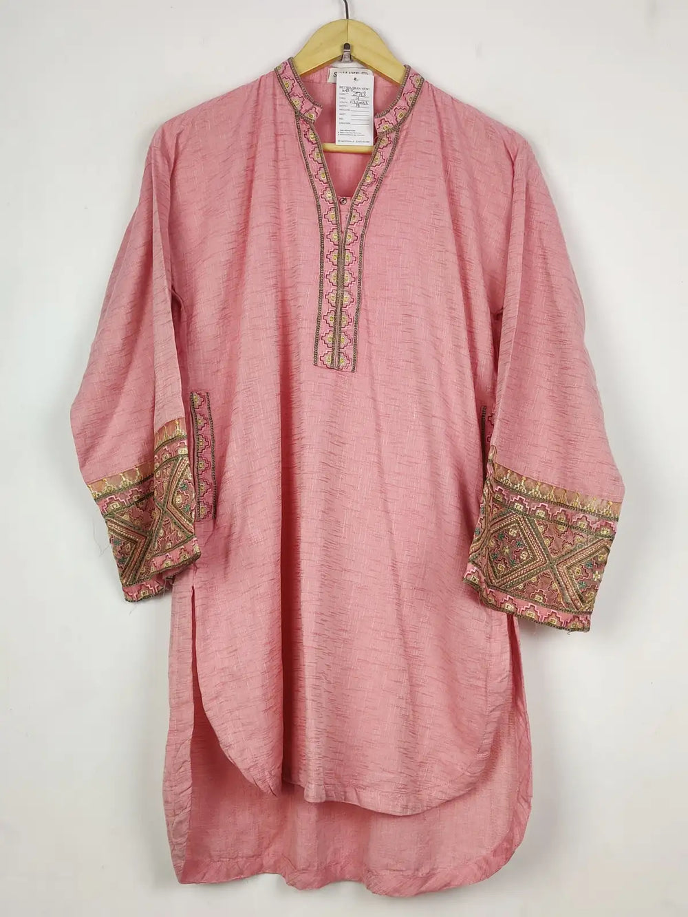 Buy online pre-used pre-loved 100% authentic & Original branded Sohaye (WBK-2713) available in Pakistan. Top international brands avilable.