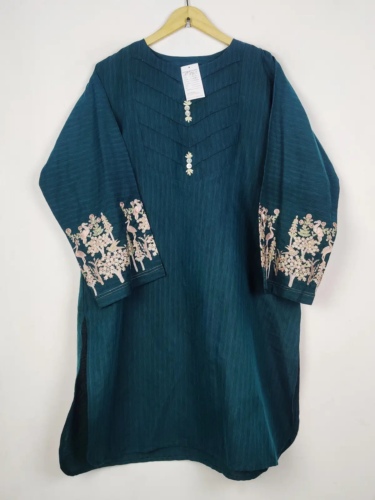 Buy online pre-used pre-loved 100% authentic & Original branded Alkaram (WBK-2724) available in Pakistan. Top international brands avilable.