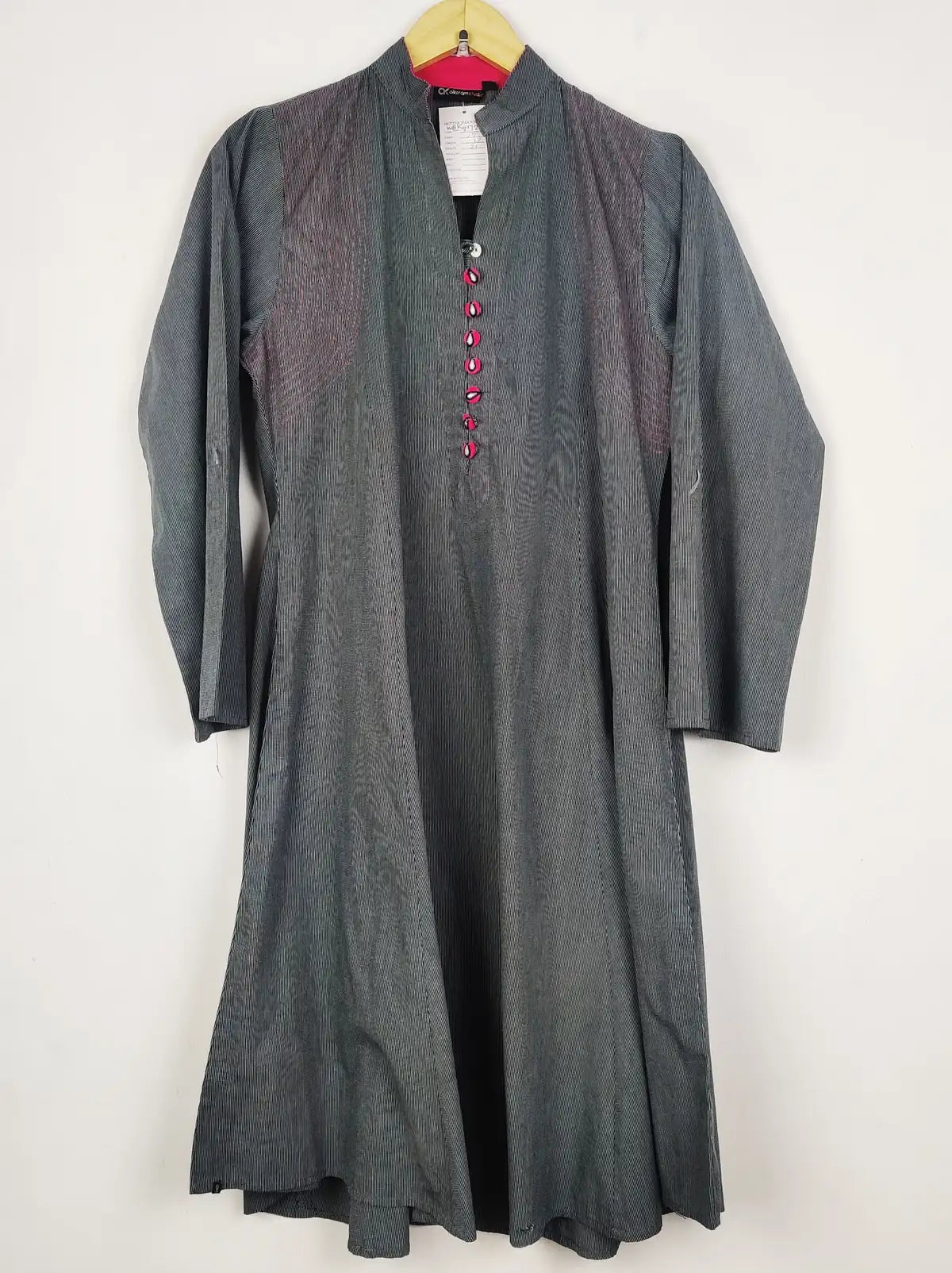 Buy online pre-used pre-loved 100% authentic & Original branded Alkaram (WBK-2728) available in Pakistan. Top international brands avilable.