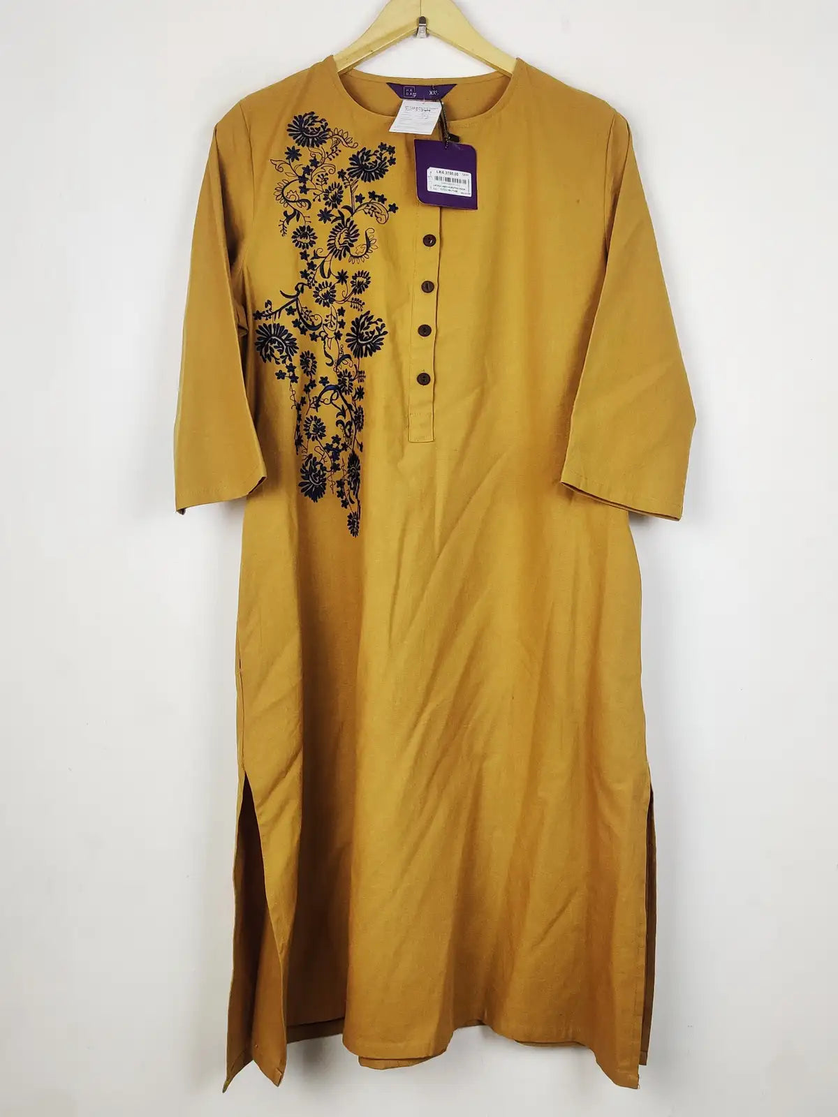 Buy online pre-used pre-loved 100% authentic & Original branded Hada (WBK-2744) available in Pakistan. Top international brands avilable.