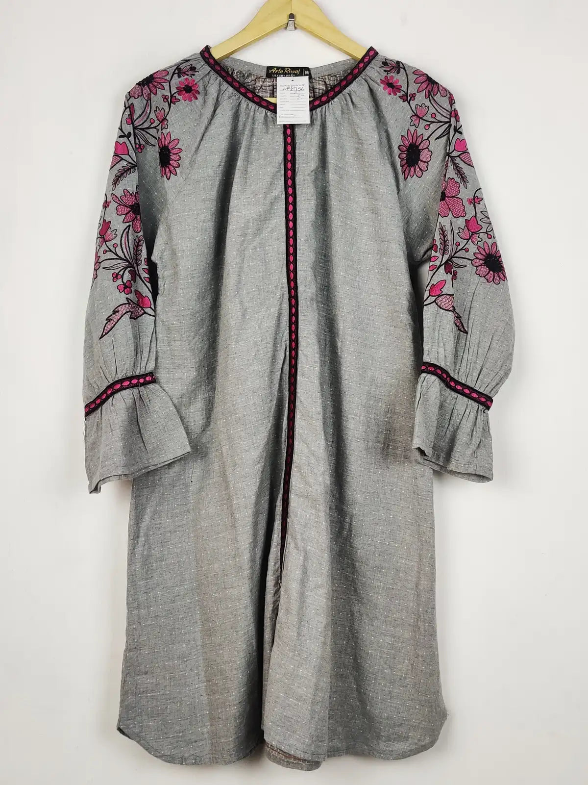 Buy online pre-used pre-loved 100% authentic & Original branded Arfa Riwaj (WBK-2756) available in Pakistan. Top international brands avilable.