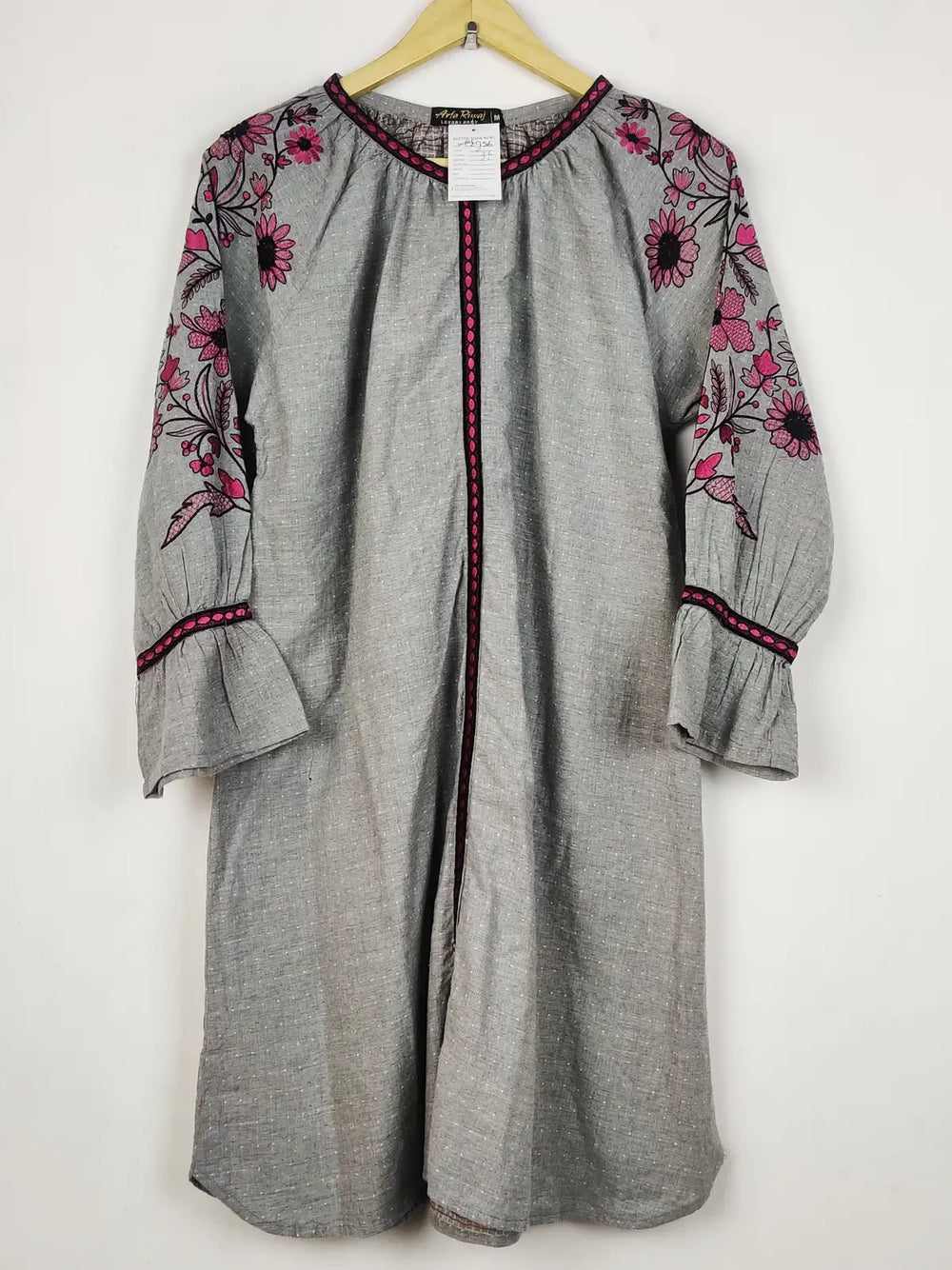 Buy online pre-used pre-loved 100% authentic & Original branded Arfa Riwaj (WBK-2756) available in Pakistan. Top international brands avilable.