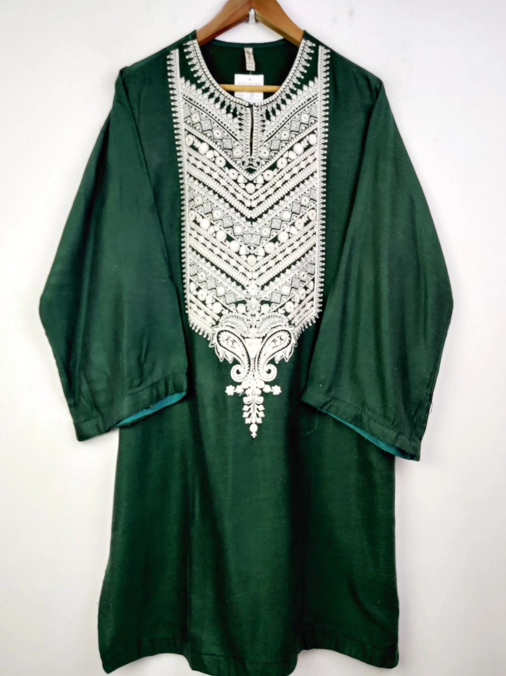 Buy online pre-used pre-loved 100% authentic & Original branded Ethnic (WBK-276) available in Pakistan. Top international brands avilable.