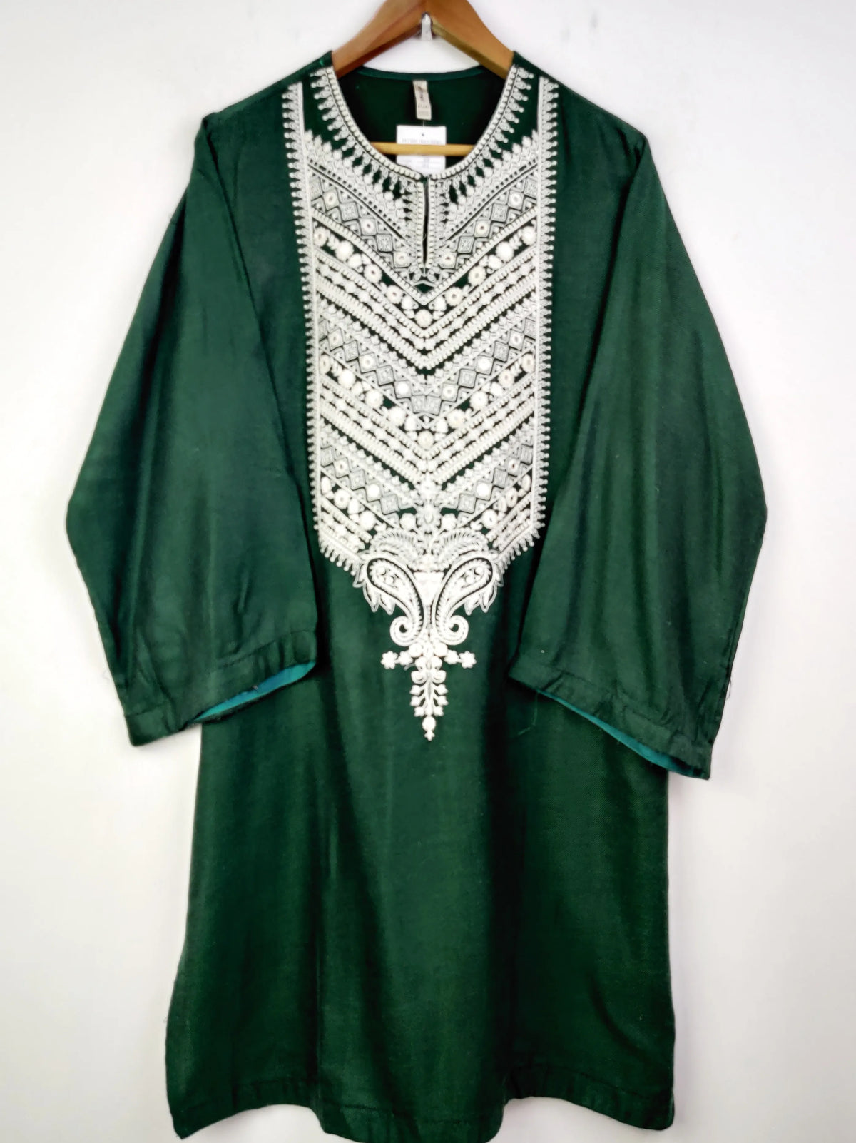 Buy online pre-used pre-loved 100% authentic & Original branded Ethnic (WBK-276) available in Pakistan. Top international brands avilable.