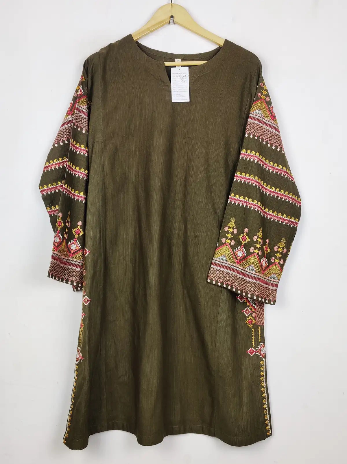Buy online pre-used pre-loved 100% authentic & Original branded Motif (WBK-2772) available in Pakistan. Top international brands avilable.