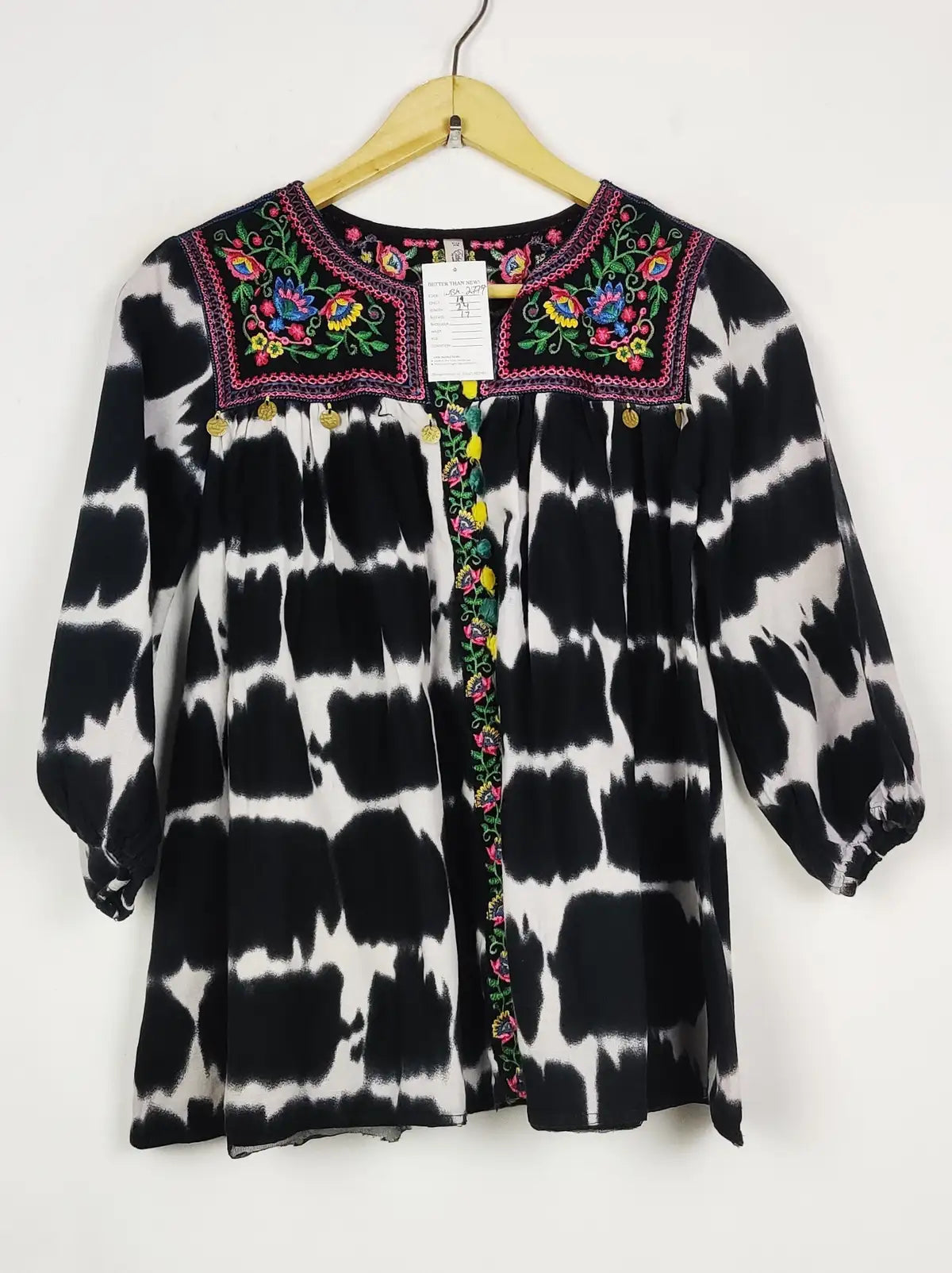 Buy online pre-used pre-loved 100% authentic & Original branded Ethnic (WBK-2779) available in Pakistan. Top international brands avilable.