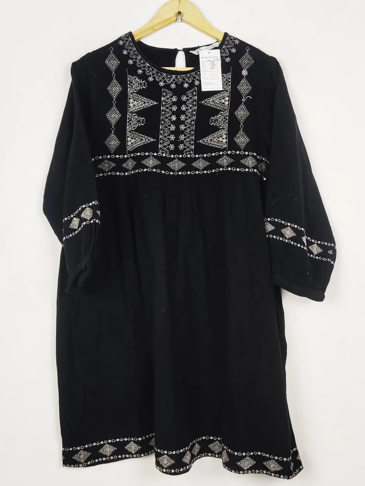 Buy online pre-used pre-loved 100% authentic & Original branded Zara (WBK-2785) available in Pakistan. Top international brands avilable.