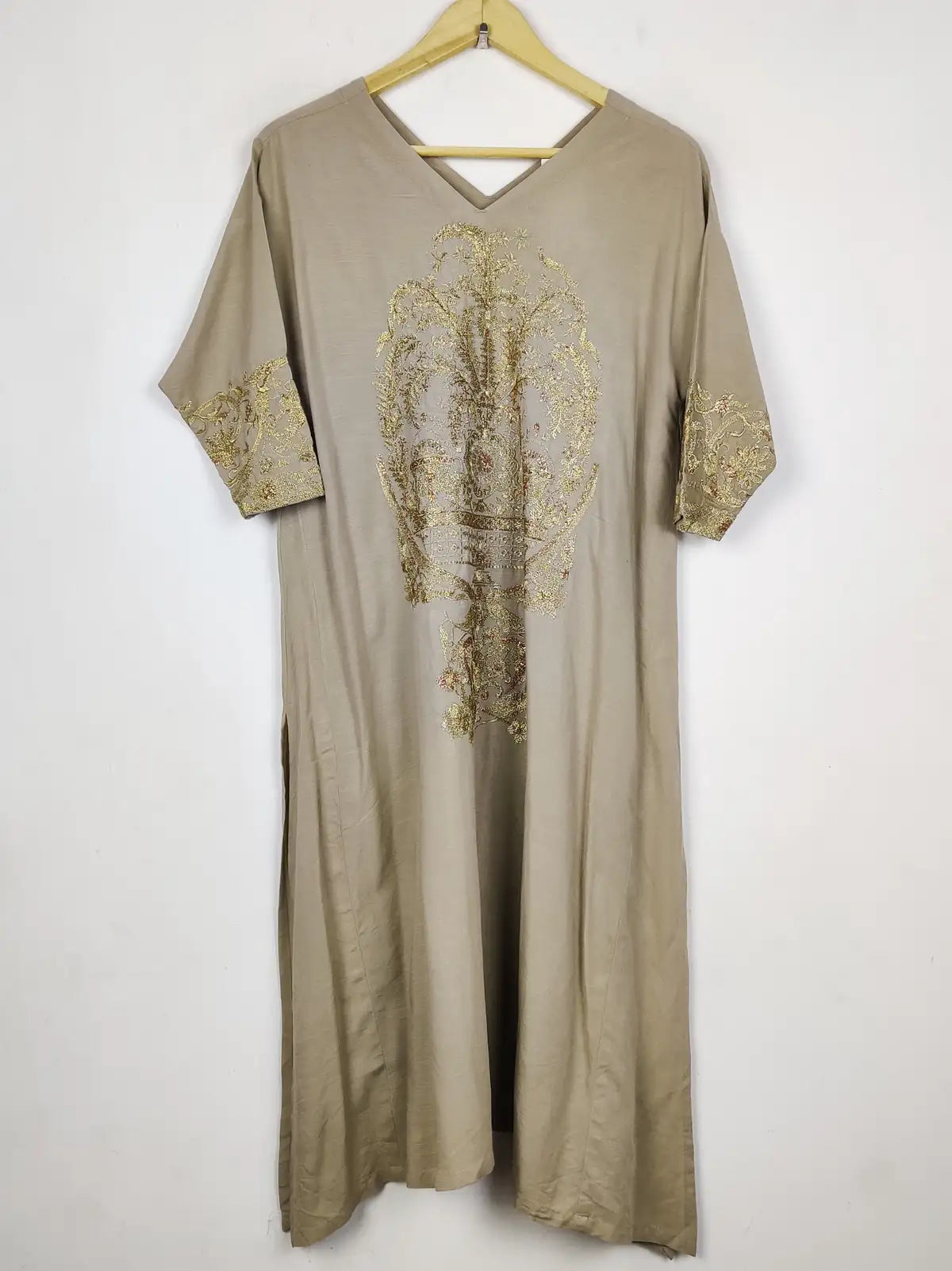 Buy online pre-used pre-loved 100% authentic & Original branded Khaadi (WBK-2799) available in Pakistan. Top international brands avilable.