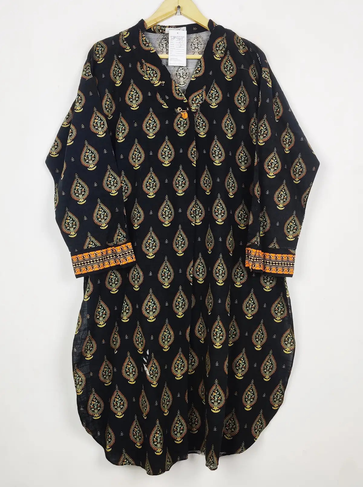 Buy online pre-used pre-loved 100% authentic & Original branded Sohaye (WBK-2803) available in Pakistan. Top international brands avilable.