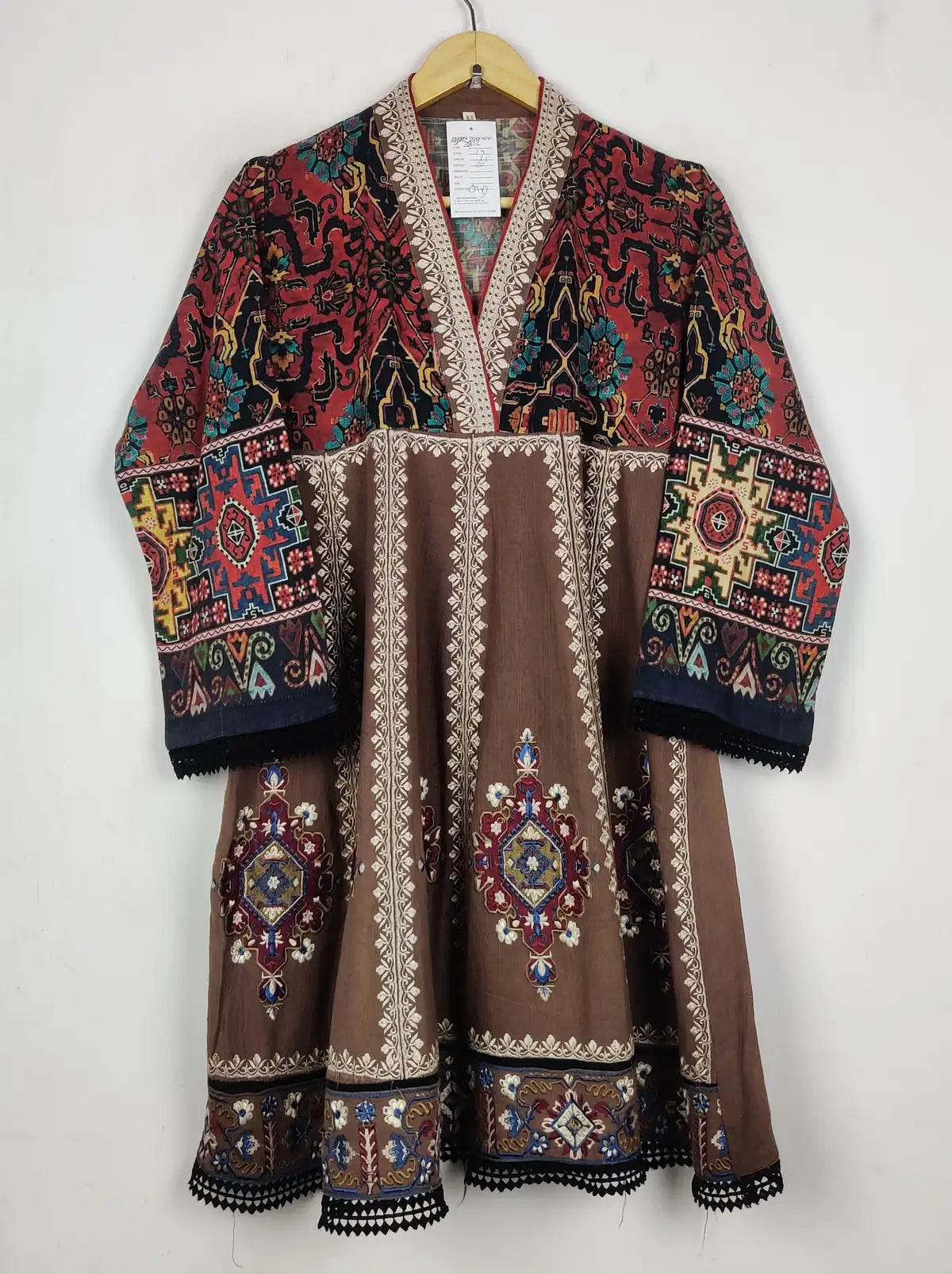 Buy online pre-used pre-loved 100% authentic & Original branded Unknown Brand (WBK-2812) available in Pakistan. Top international brands avilable.