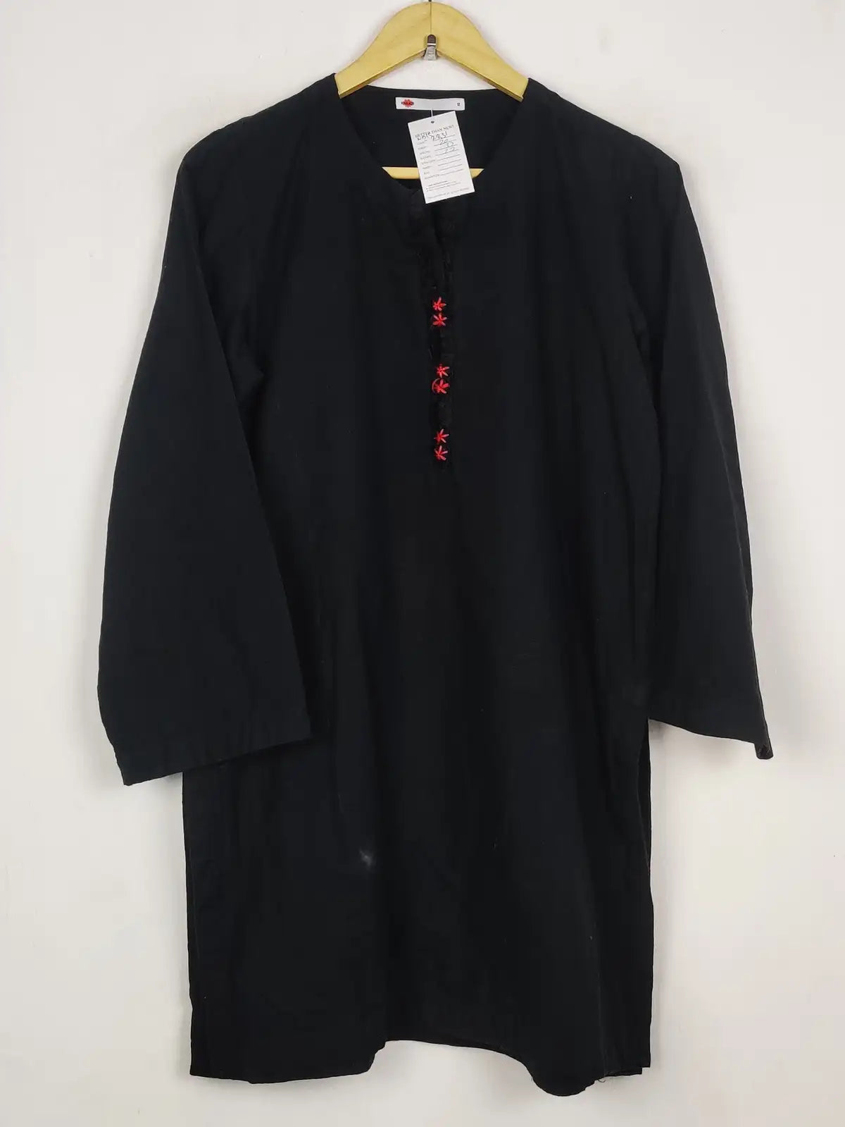 Buy online pre-used pre-loved 100% authentic & Original branded Khaadi (WBK-2831) available in Pakistan. Top international brands avilable.