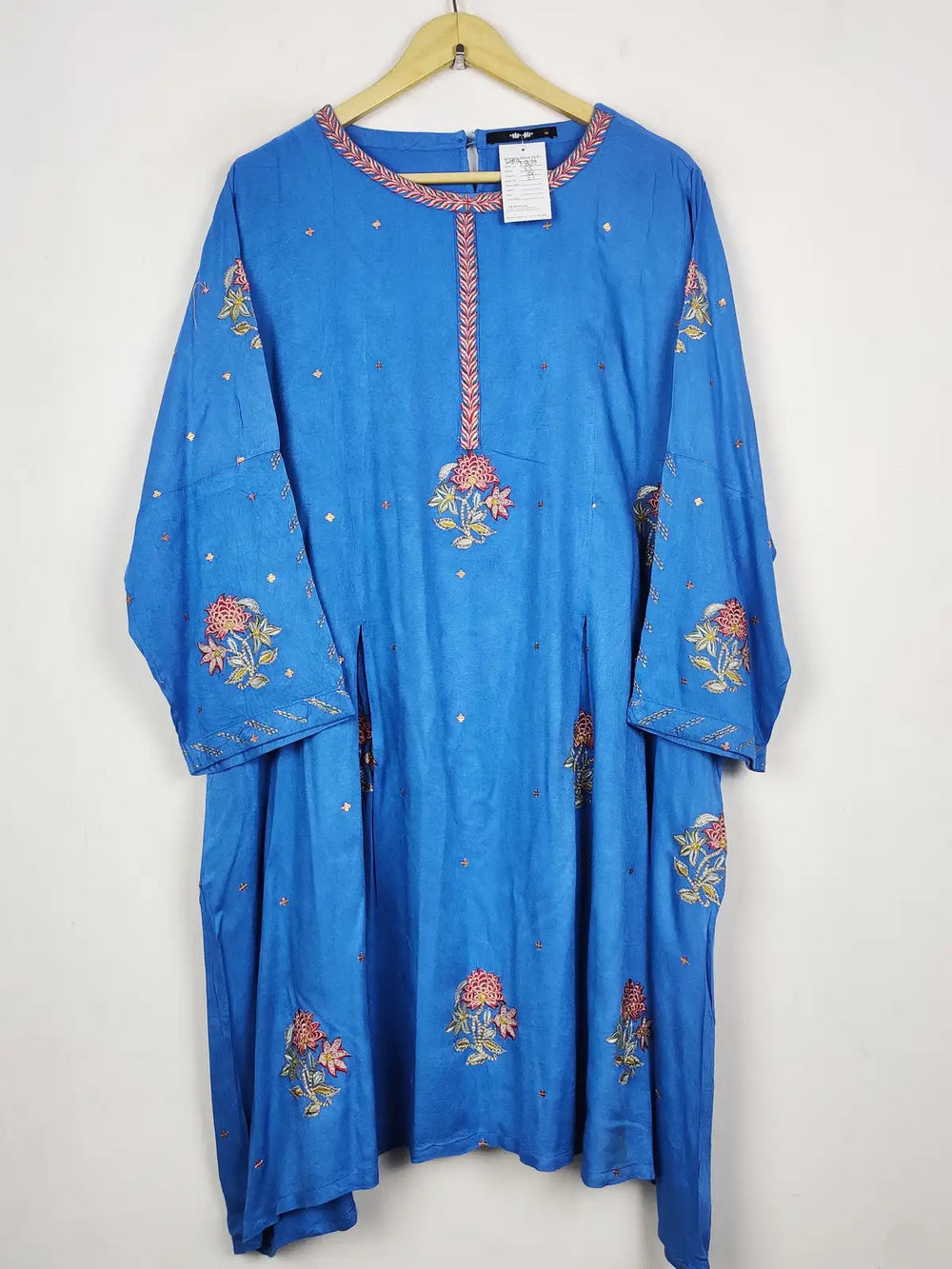 Buy online pre-used pre-loved 100% authentic & Original branded Khaadi (WBK-2839) available in Pakistan. Top international brands avilable.