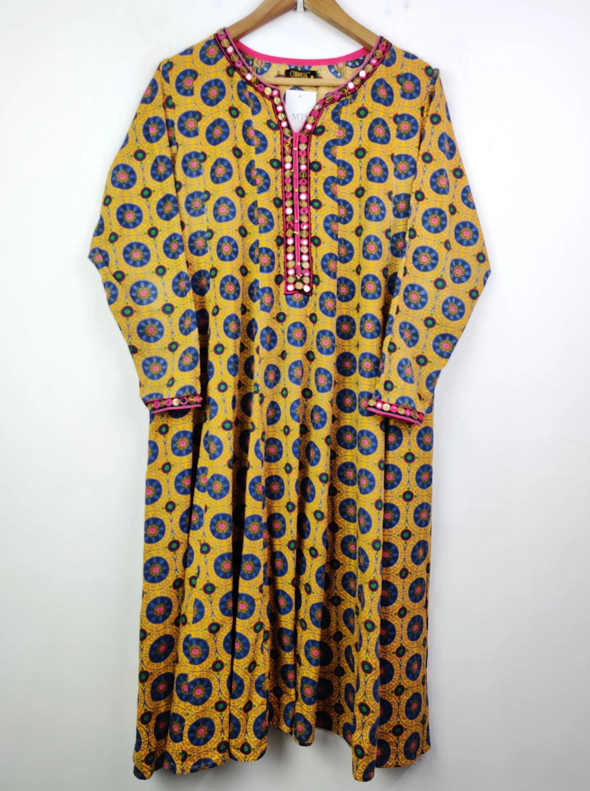 Buy online pre-used pre-loved 100% authentic & Original branded Chinyere (WBK-283) available in Pakistan. Top international brands avilable.
