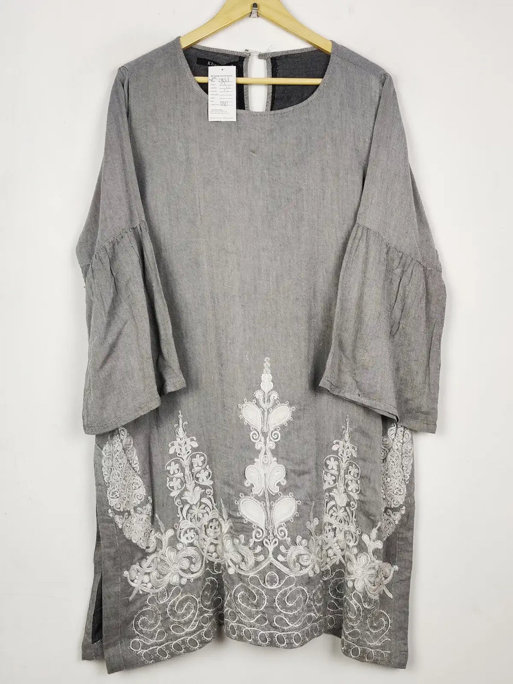 Buy online pre-used pre-loved 100% authentic & Original branded Khaadi (WBK-2853) available in Pakistan. Top international brands avilable.