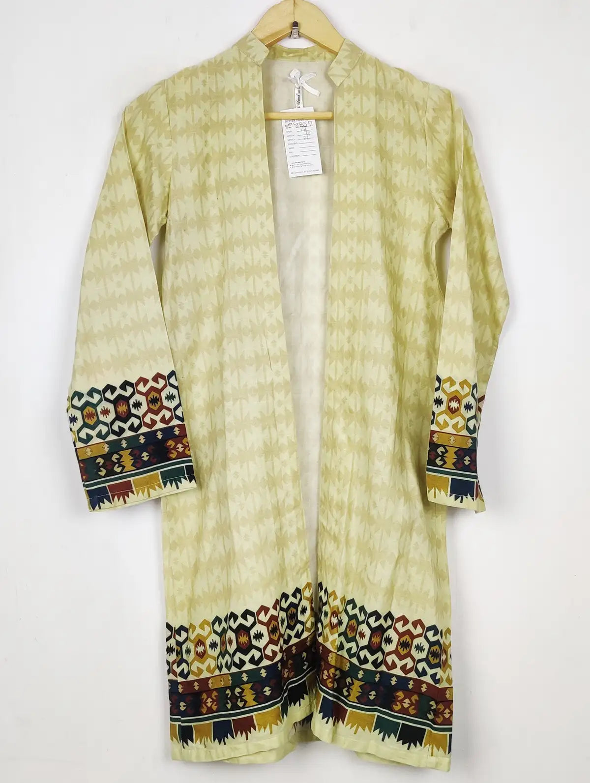 Buy online pre-used pre-loved 100% authentic & Original branded Unknown Brand (WBK-2857) available in Pakistan. Top international brands avilable.