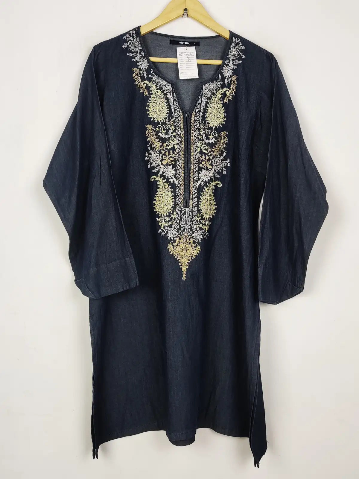 Buy online pre-used pre-loved 100% authentic & Original branded Khaadi (WBK-2866) available in Pakistan. Top international brands avilable.