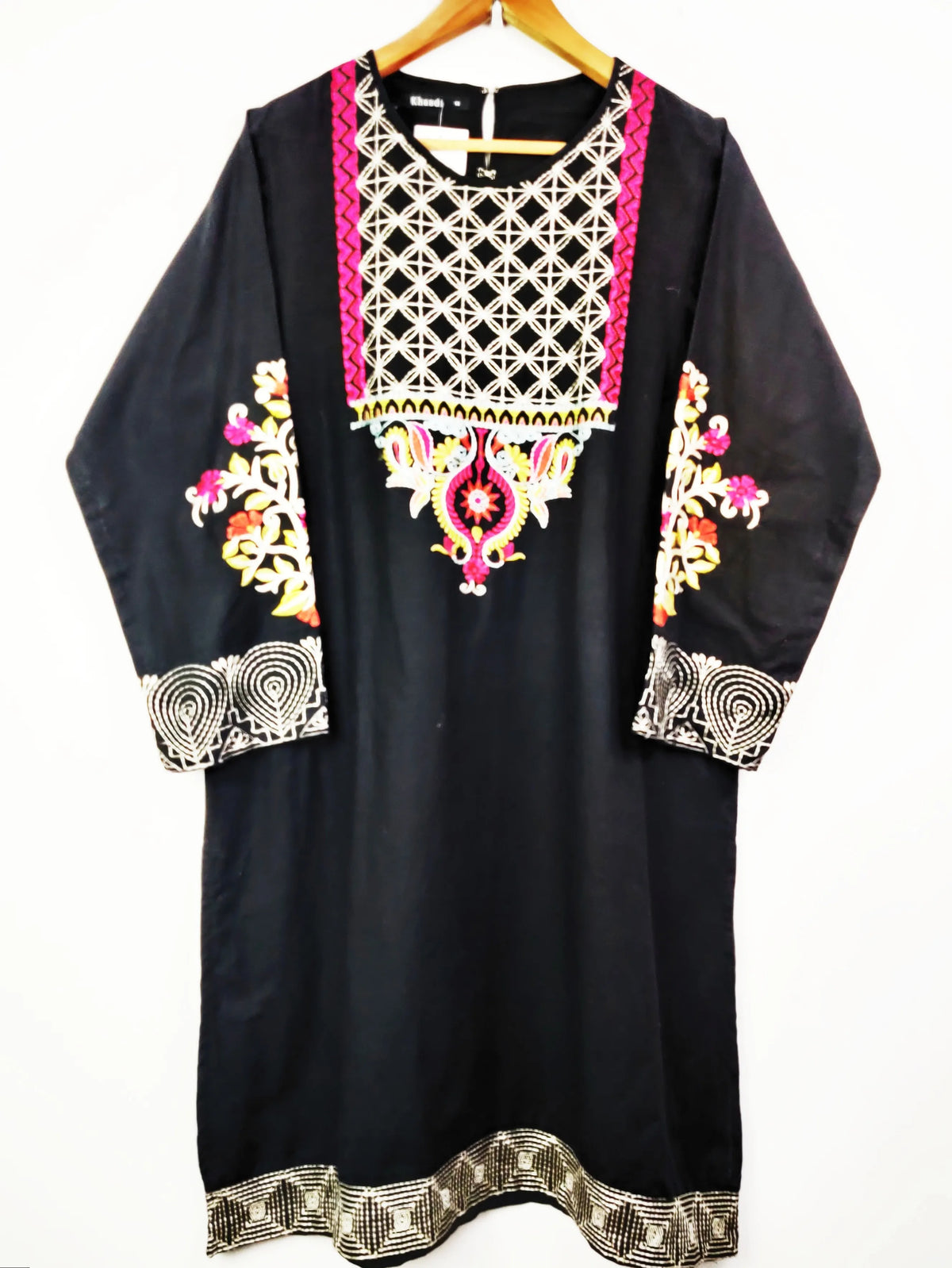 Buy online pre-used pre-loved 100% authentic & Original branded Khaadi (WBK-287) available in Pakistan. Top international brands avilable.