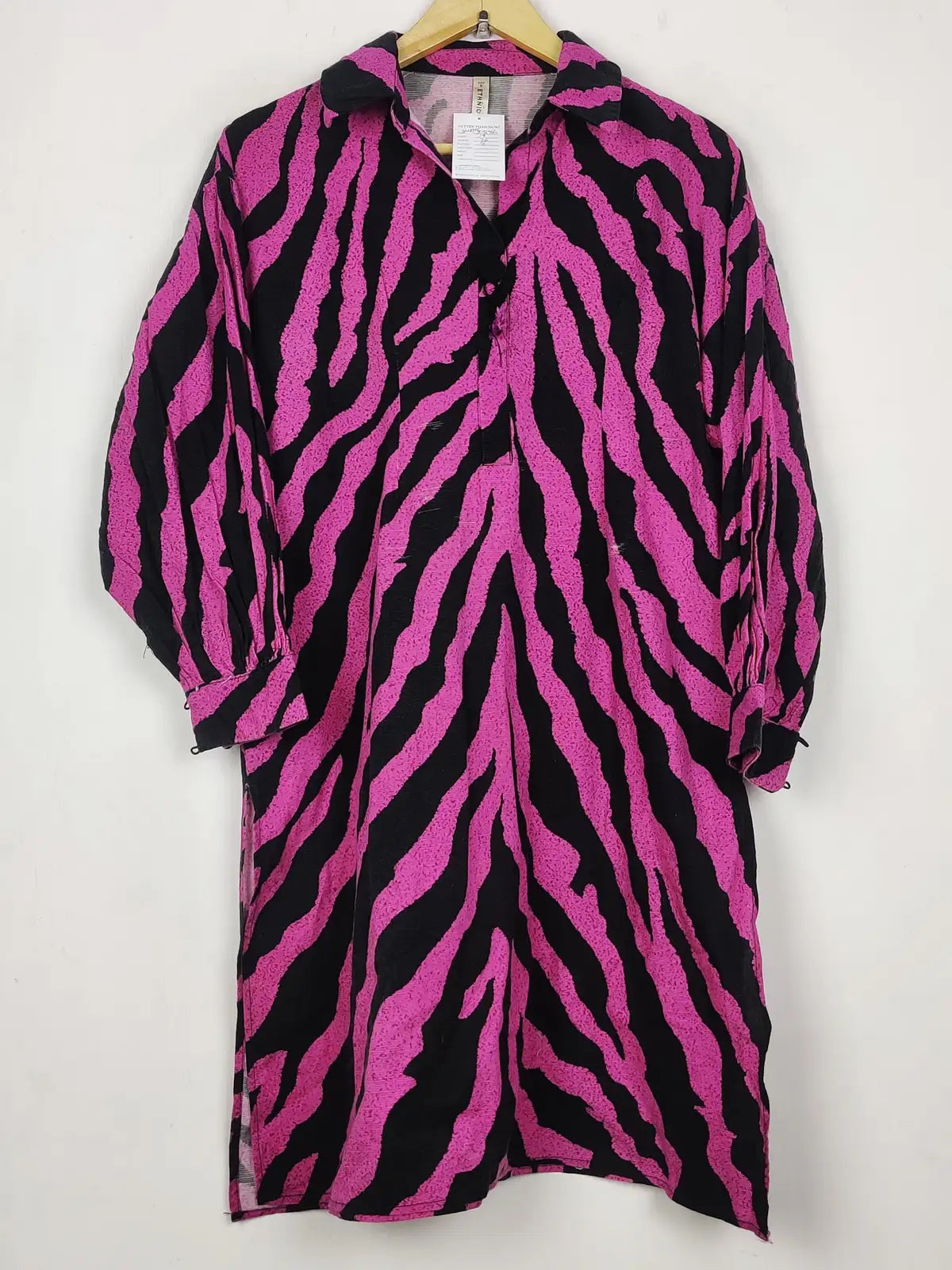 Buy online pre-used pre-loved 100% authentic & Original branded Ethnic (WBK-2886) available in Pakistan. Top international brands avilable.