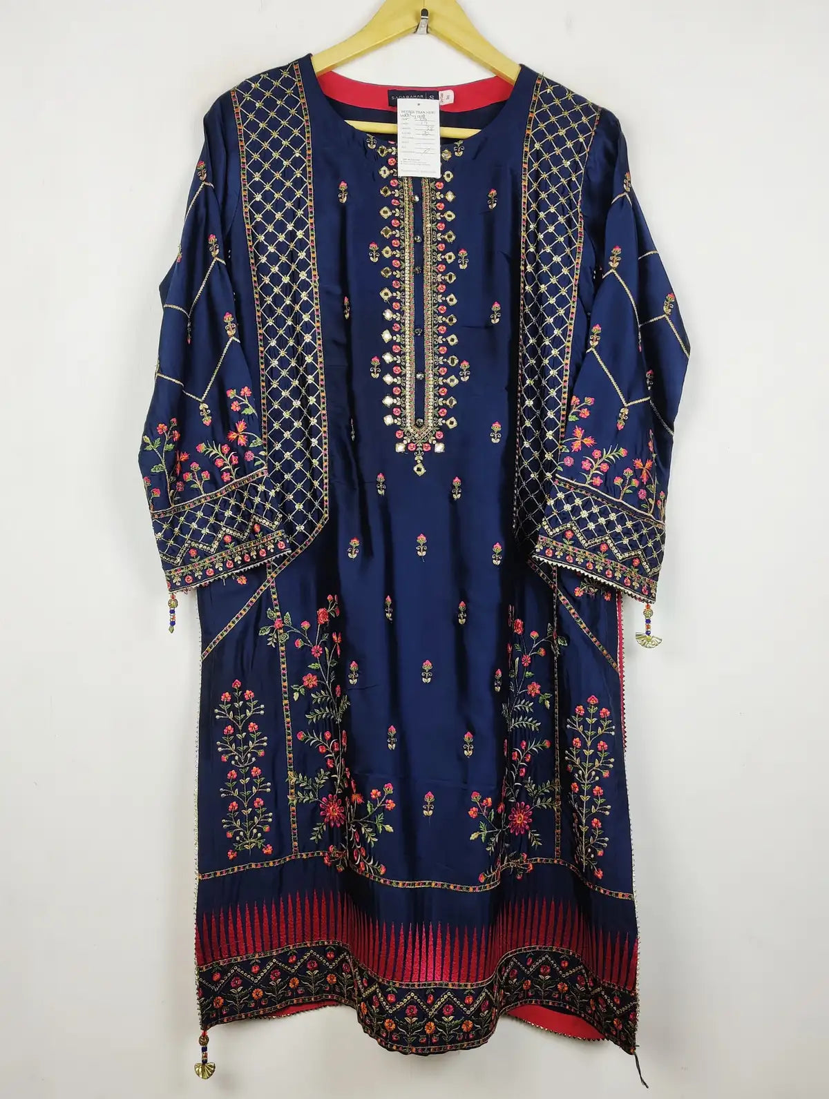 Buy online pre-used pre-loved 100% authentic & Original branded Sadabahar (WBK-2918) available in Pakistan. Top international brands avilable.