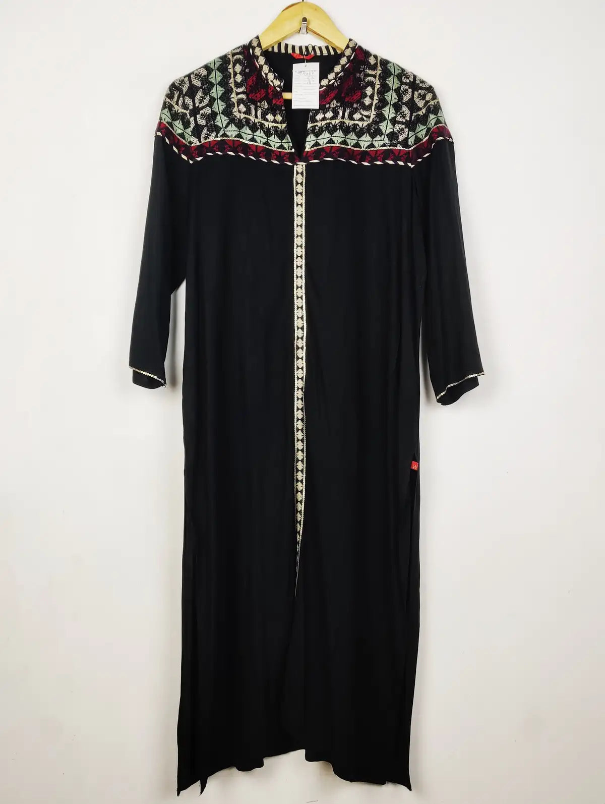 Buy online pre-used pre-loved 100% authentic & Original branded Unknown Brand (WBK-2932) available in Pakistan. Top international brands avilable.