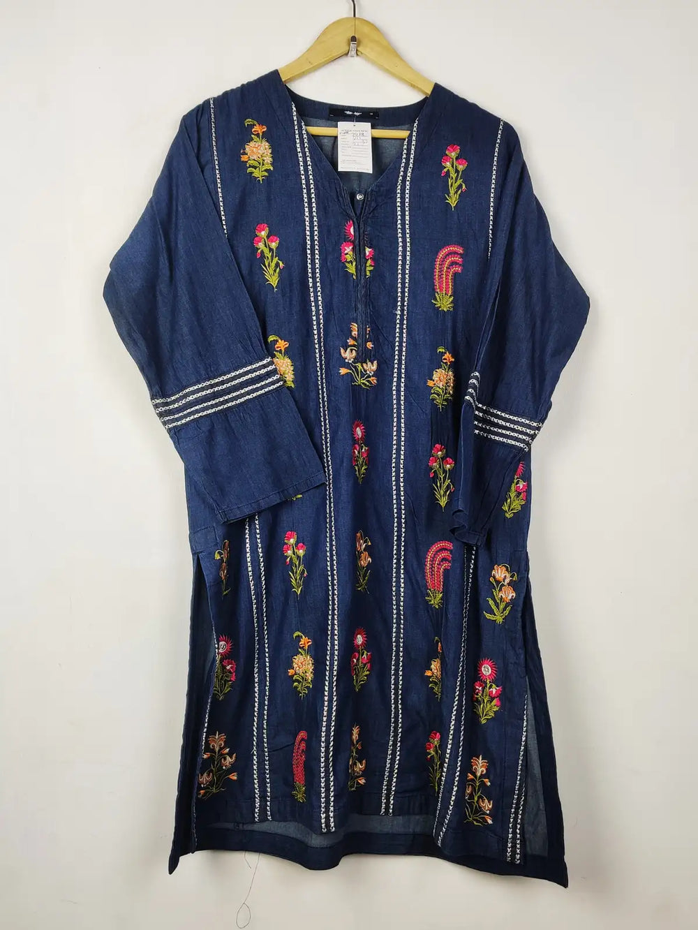 Buy online pre-used pre-loved 100% authentic & Original branded Khaadi (WBK-2938) available in Pakistan. Top international brands avilable.