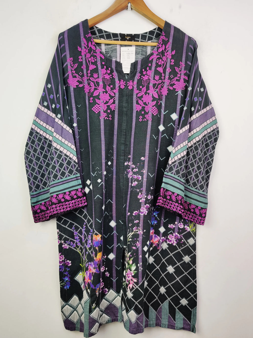 Buy online pre-used pre-loved 100% authentic & Original branded Saya (WBK-293) available in Pakistan. Top international brands avilable.