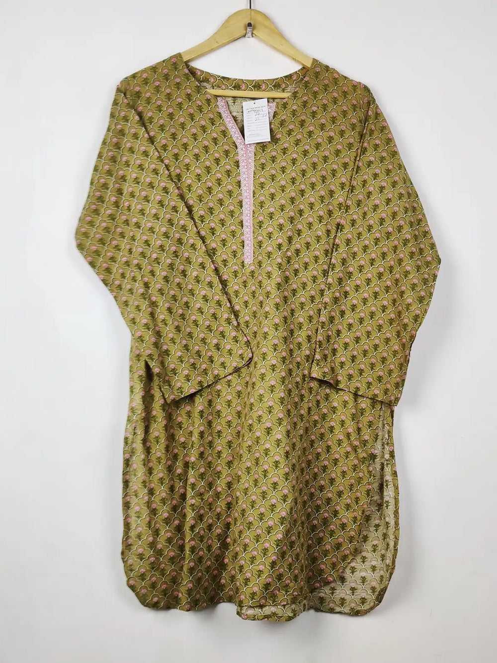 Buy online pre-used pre-loved 100% authentic & Original branded Khaadi (WBK-2944) available in Pakistan. Top international brands avilable.