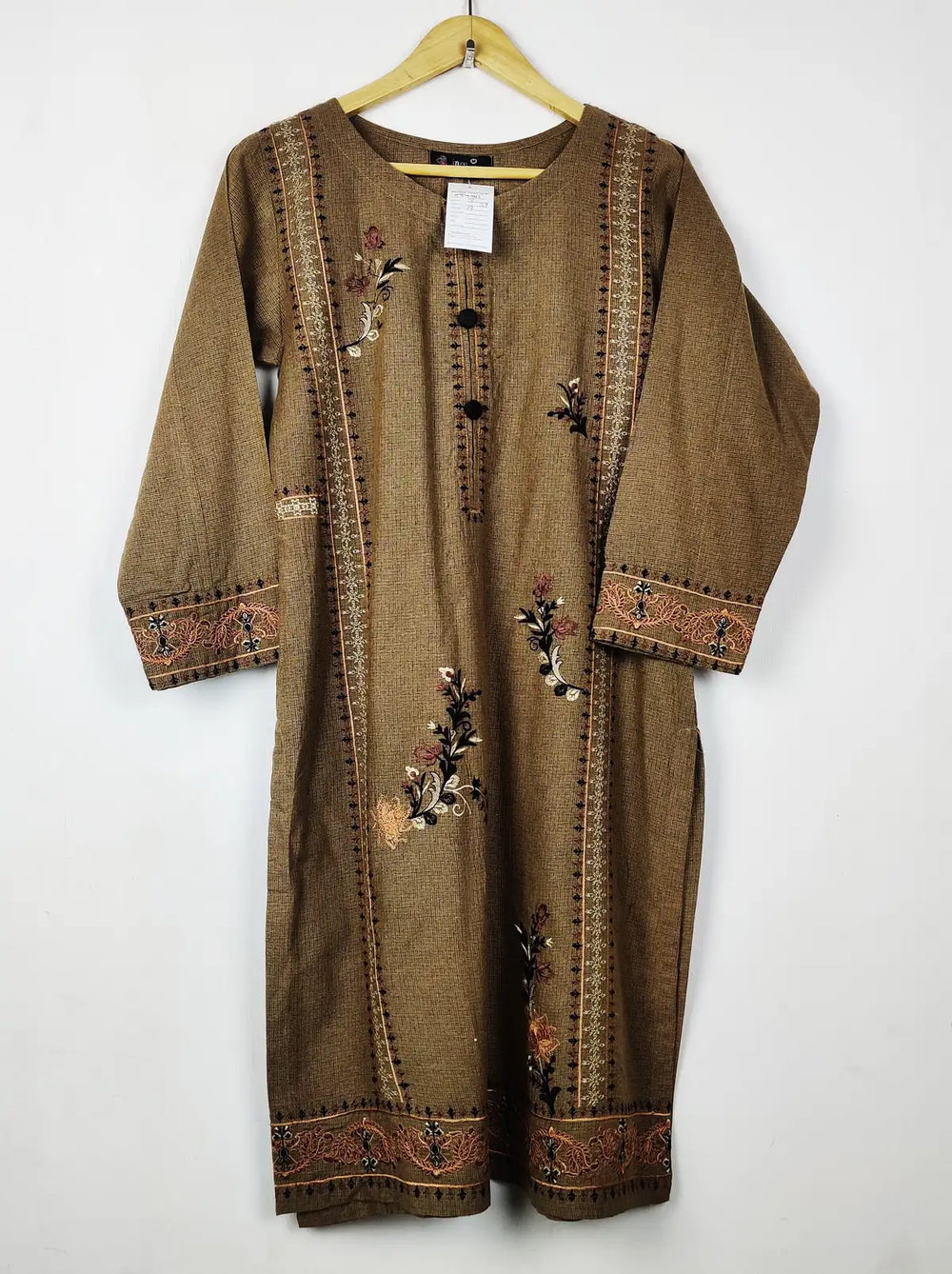 Buy online pre-used pre-loved 100% authentic & Original branded Jng Collection (WBK-2945) available in Pakistan. Top international brands avilable.