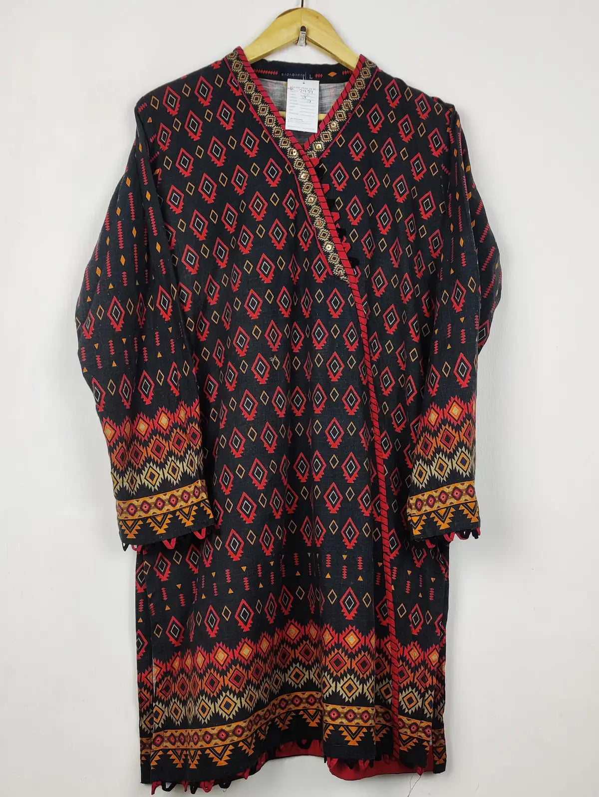 Buy online pre-used pre-loved 100% authentic & Original branded Sadabahar (WBK-2954) available in Pakistan. Top international brands avilable.