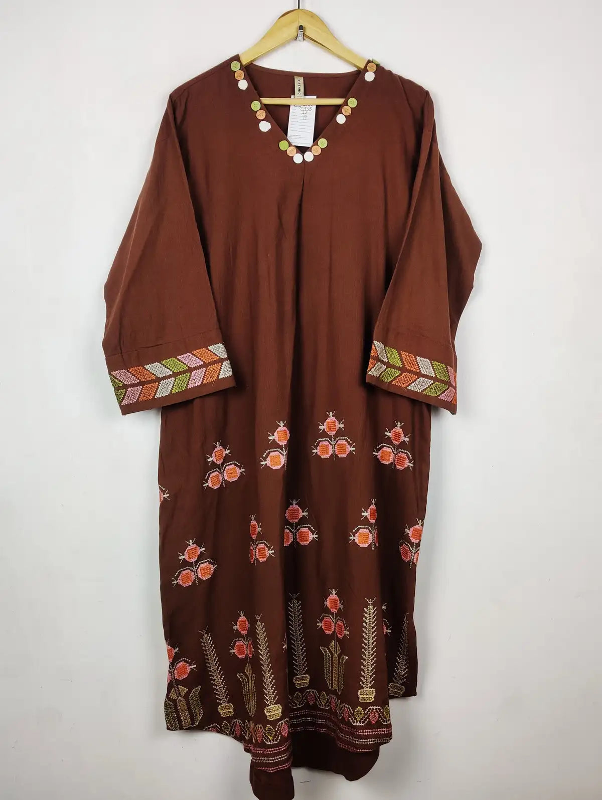 Buy online pre-used pre-loved 100% authentic & Original branded Ethnic (WBK-2958) available in Pakistan. Top international brands avilable.