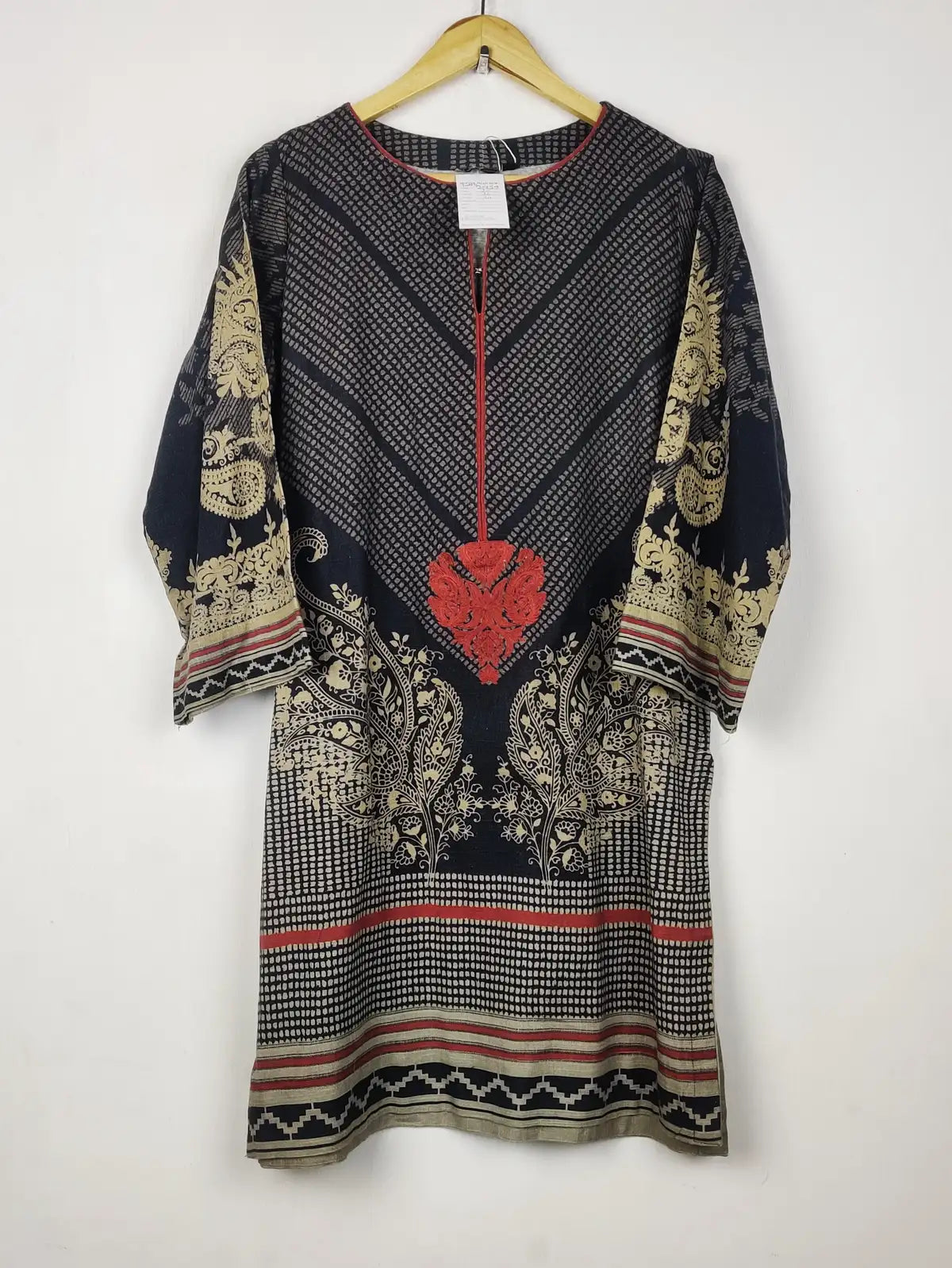 Buy online pre-used pre-loved 100% authentic & Original branded Alkaram (WBK-2959) available in Pakistan. Top international brands avilable.