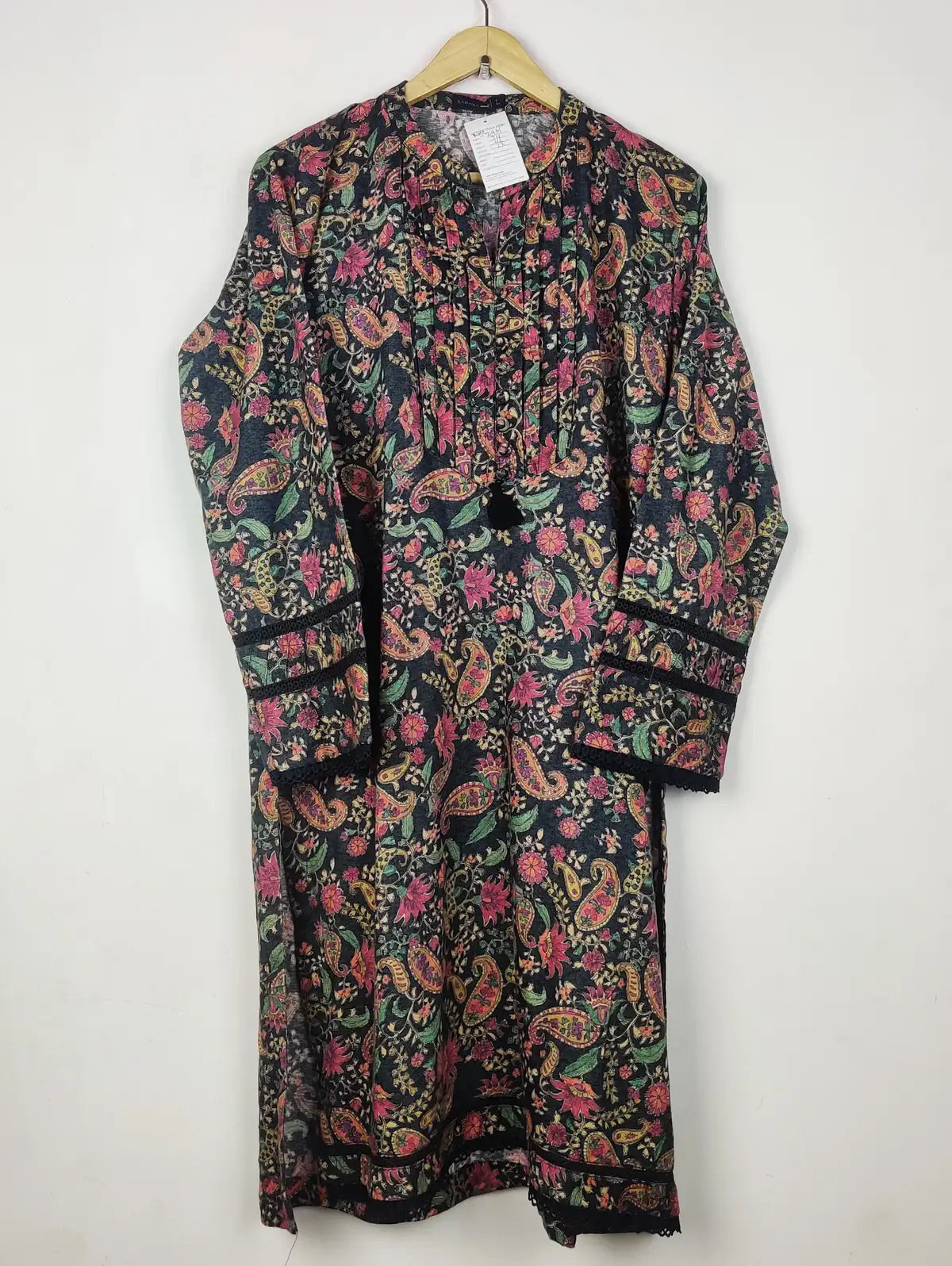 Buy online pre-used pre-loved 100% authentic & Original branded Sadabahar (WBK-2961) available in Pakistan. Top international brands avilable.