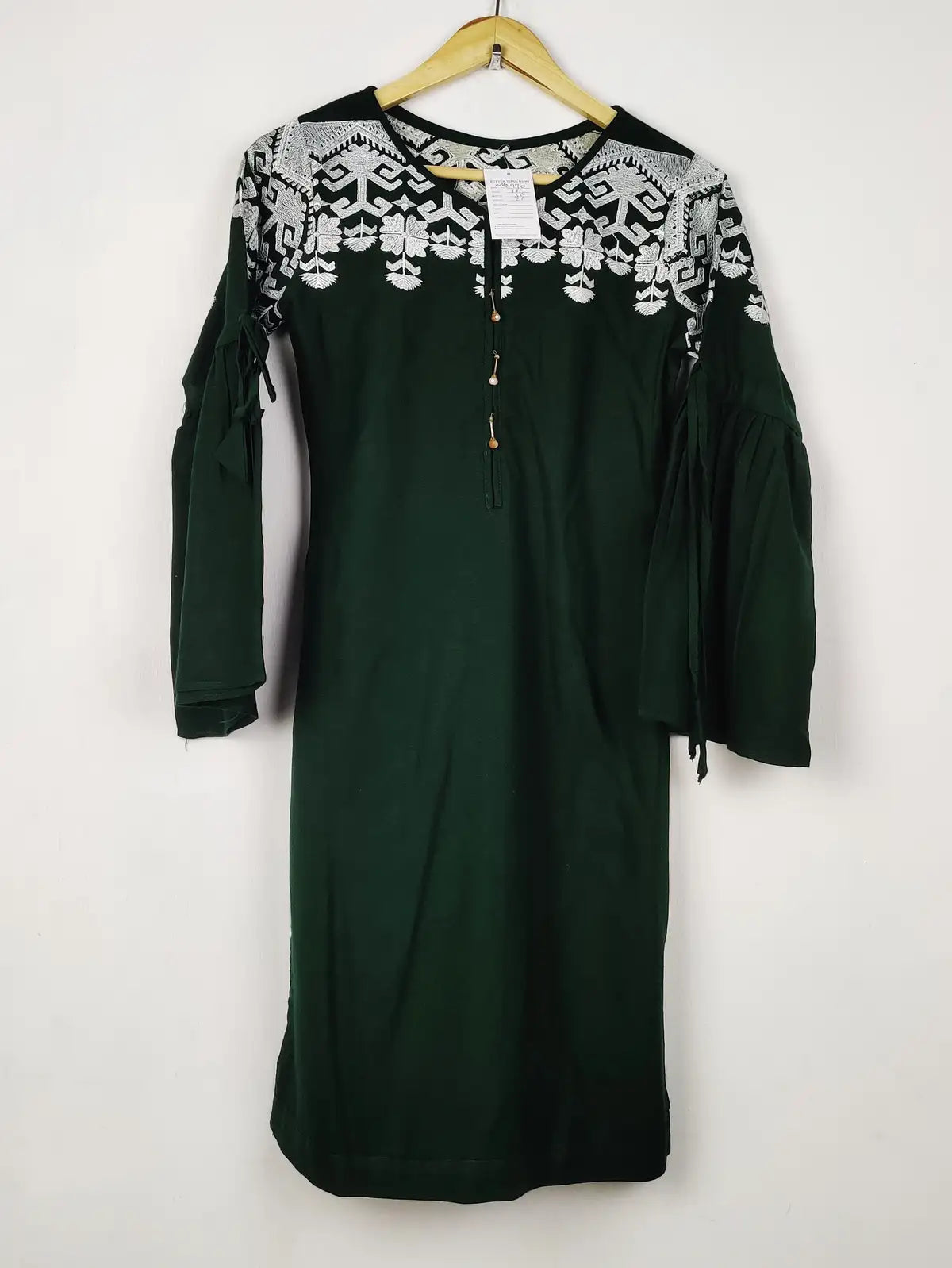 Buy online pre-used pre-loved 100% authentic & Original branded Unknown Brand (WBK-2970) available in Pakistan. Top international brands avilable.
