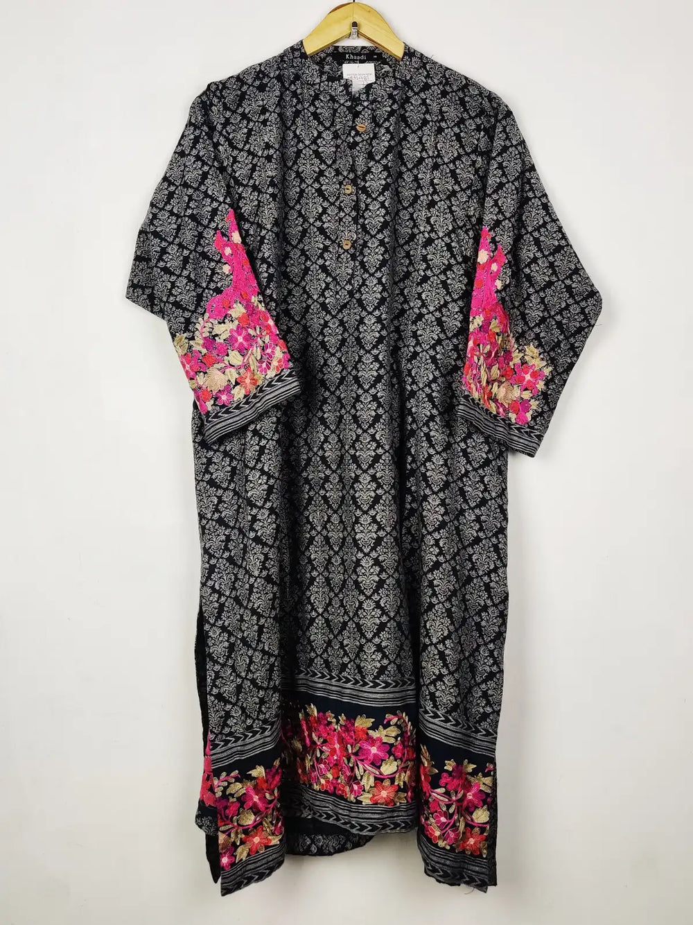 Buy online pre-used pre-loved 100% authentic & Original branded Khaadi (WBK-2981) available in Pakistan. Top international brands avilable.