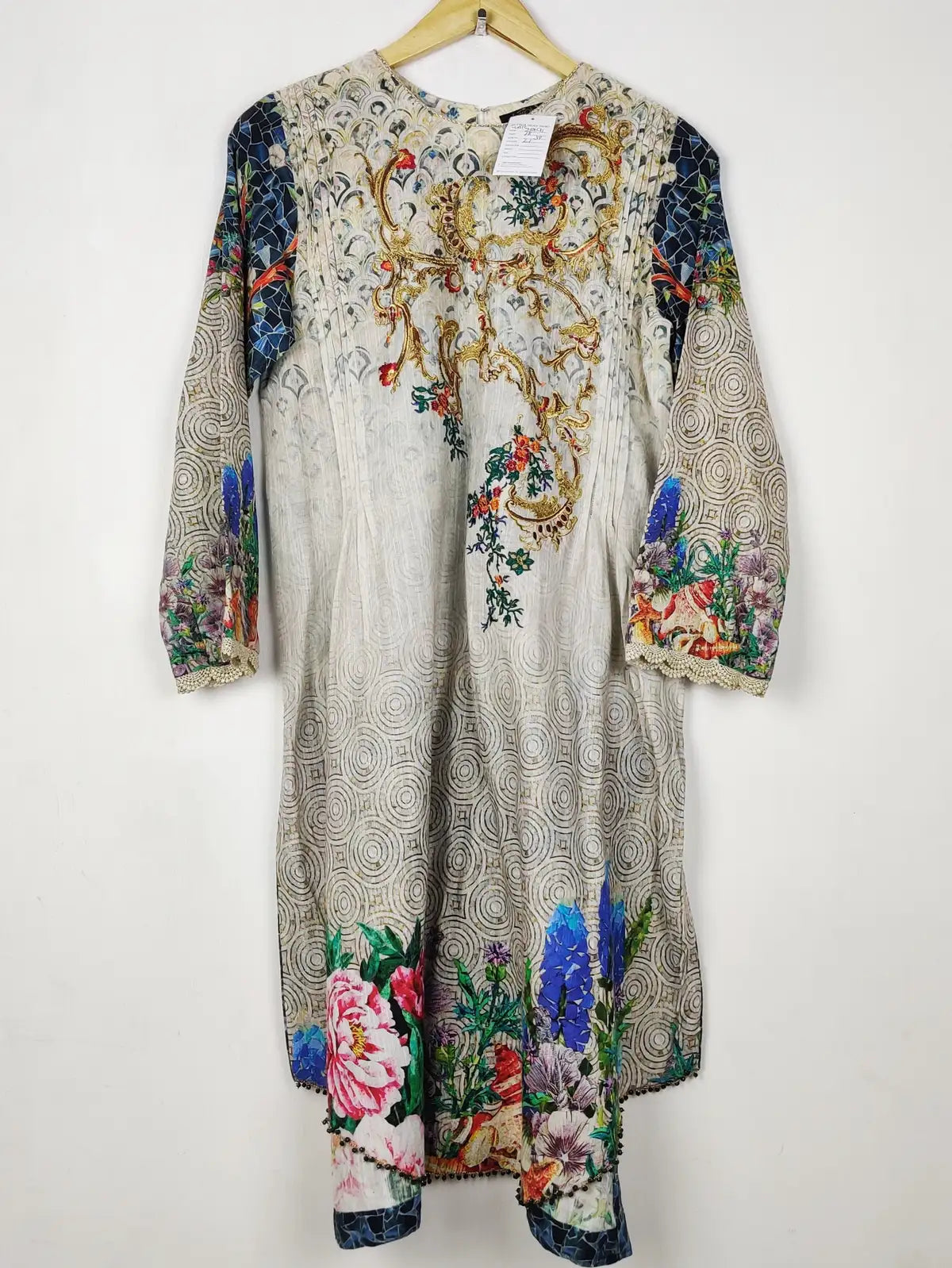 Buy online pre-used pre-loved 100% authentic & Original branded Almirah (WBK-2991) available in Pakistan. Top international brands avilable.