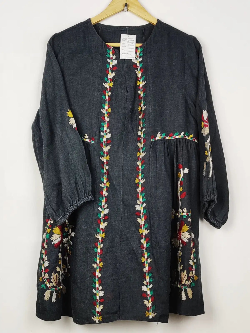 Buy online pre-used pre-loved 100% authentic & Original branded Unknown Brand (WBK-3009) available in Pakistan. Top international brands avilable.