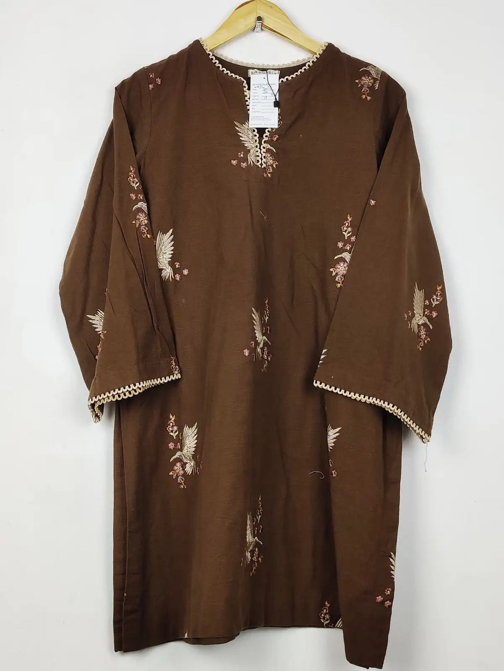 Buy online pre-used pre-loved 100% authentic & Original branded Barque (WBK-3015) available in Pakistan. Top international brands avilable.